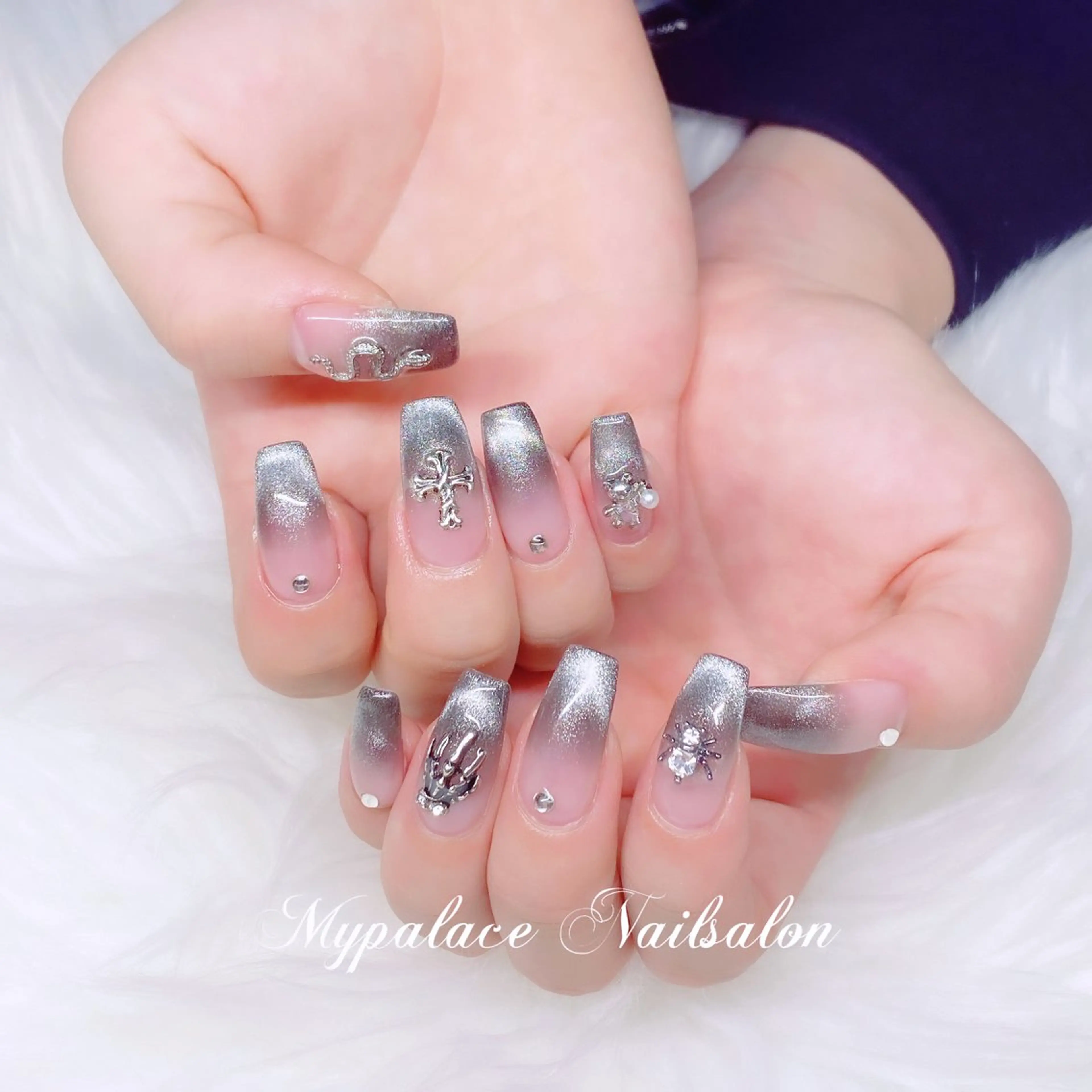 ネイル フレンチネイル マグネットネイル マグネットフレンチ ハンドネイル Yuis Nailスカルプ専門のネイルデザイン