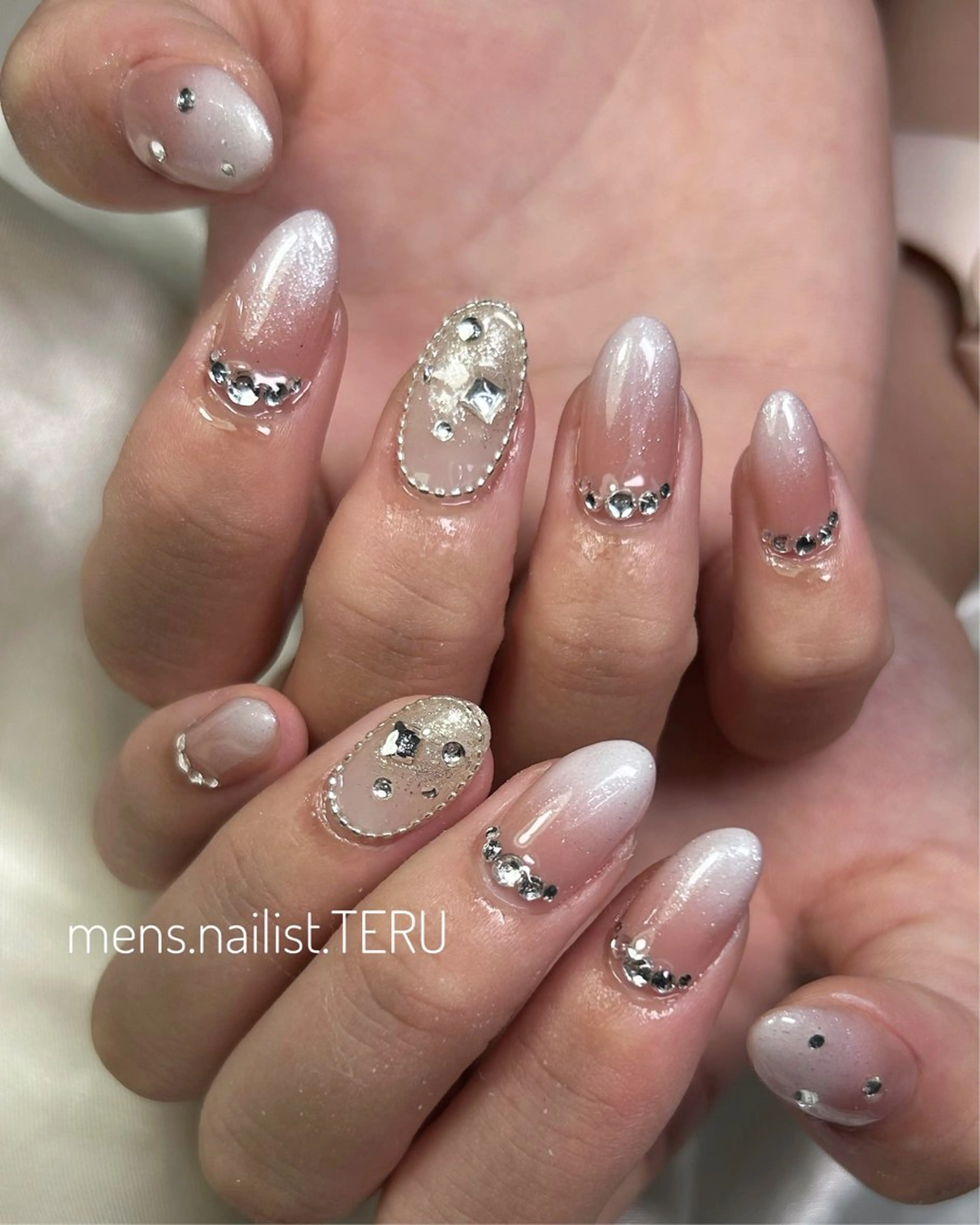 ネイル グラデーション メンズネイル シルバー ホワイト nail salon ETERNAL所属・メンズネイリスト TERUのネイルデザイン