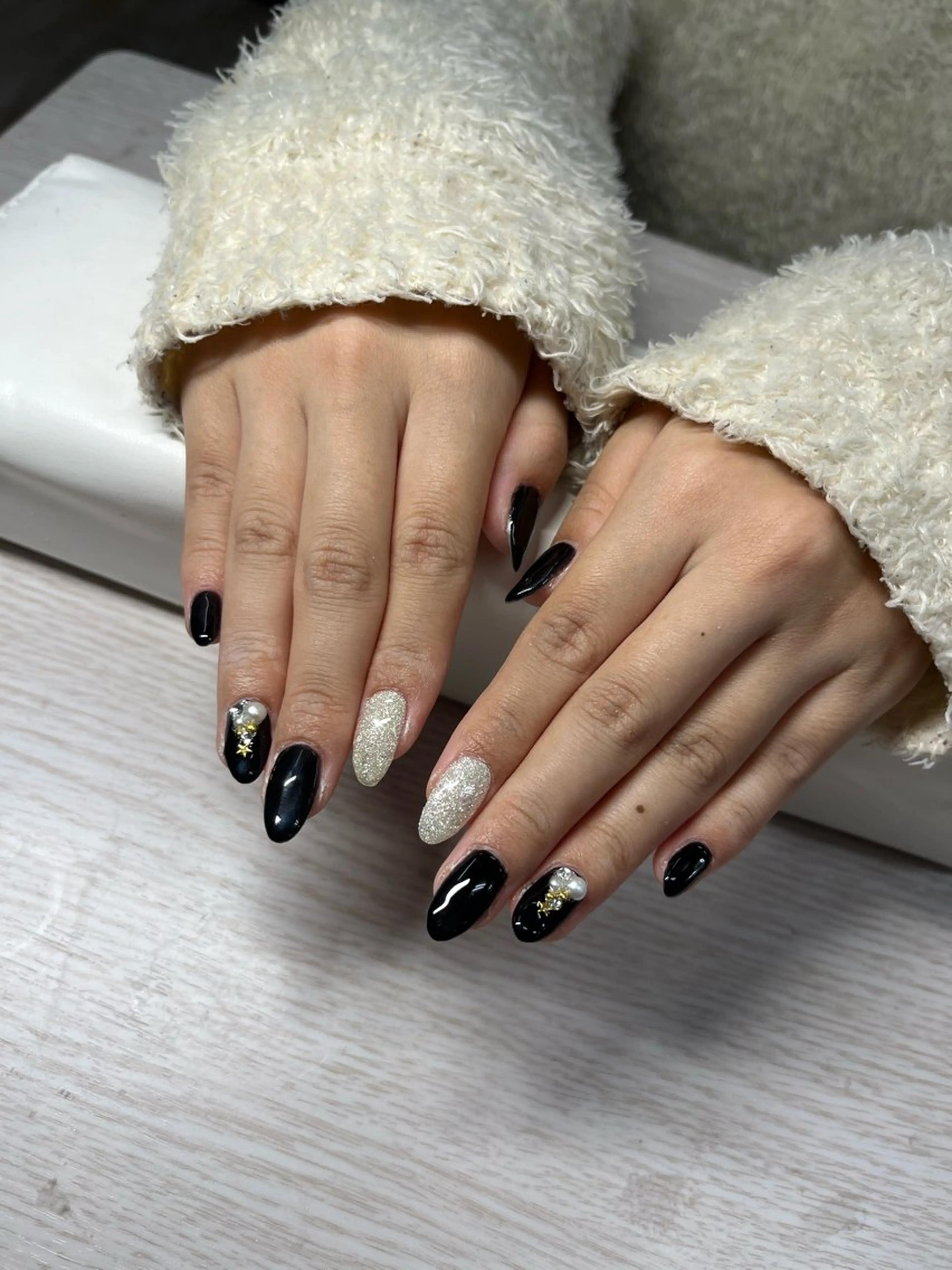 ネイル ゴールド ラメ(グリッター) TRU NAOMI🫧のネイルデザイン