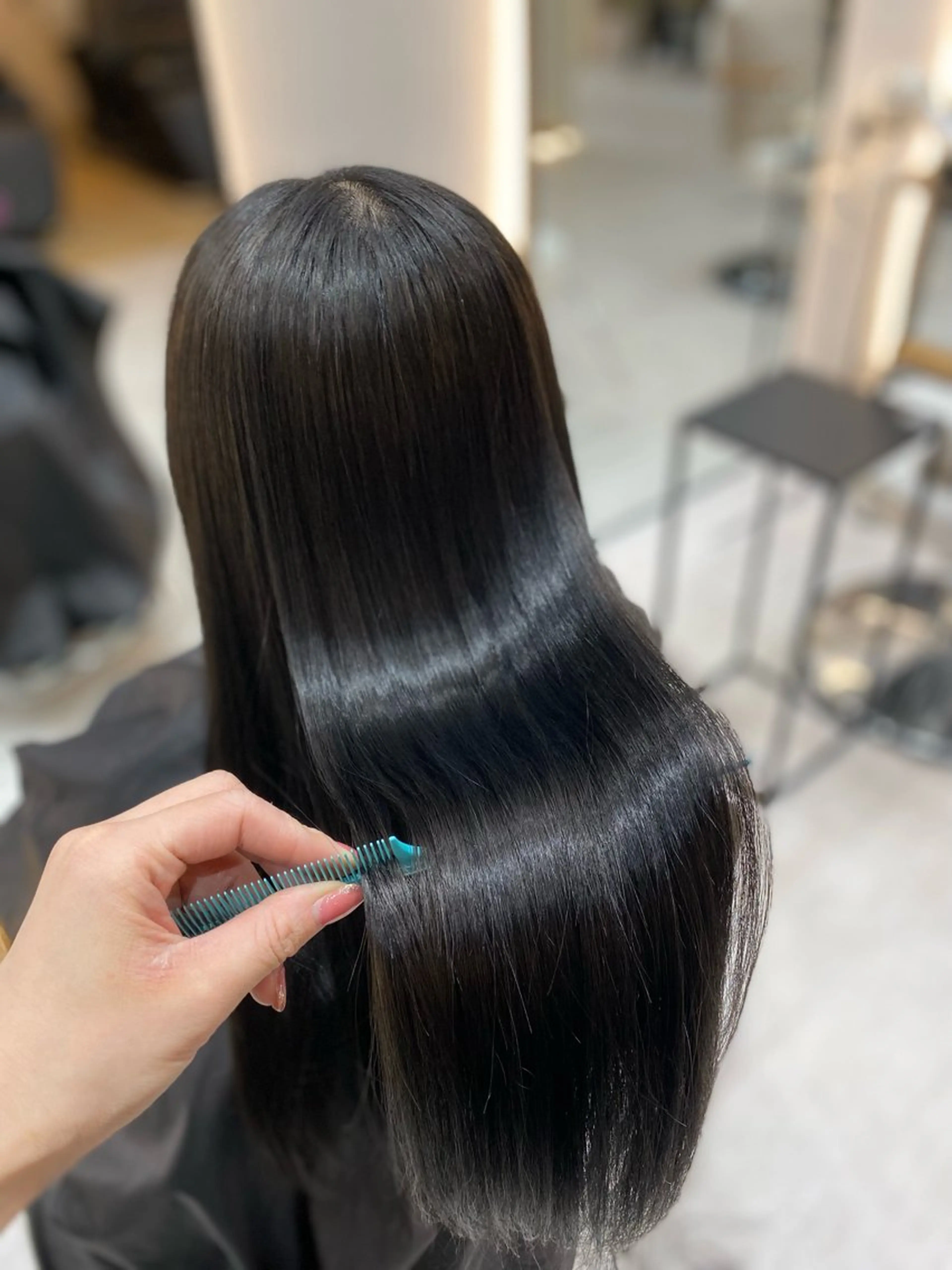 ロング パーマ 縮毛矯正 ストレートパーマ カット 縮毛矯正 トリートメント 艶髪・透明感カラー・ 韓国ヘア・Yuriのヘアスタイル