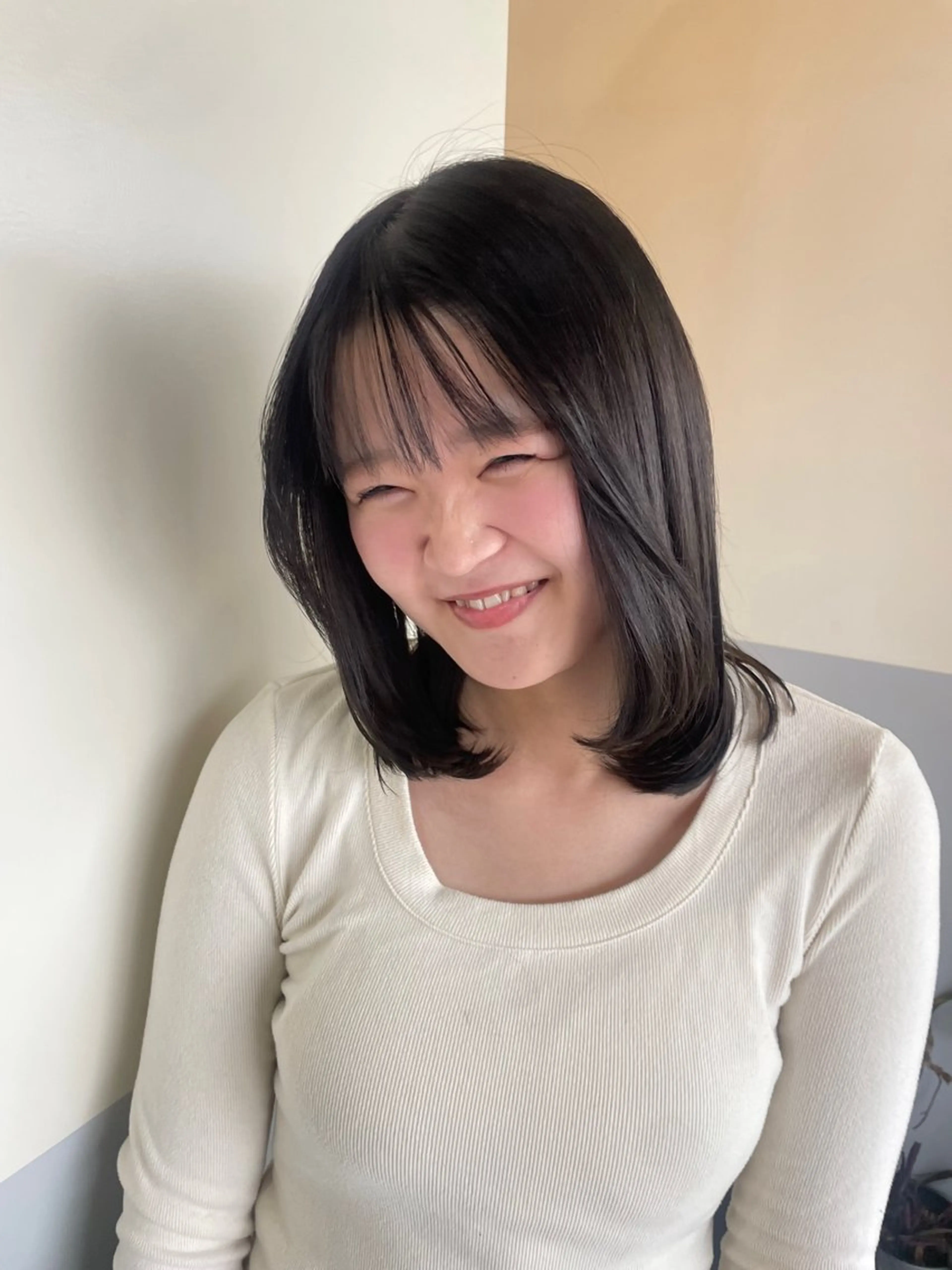 ミディアム レイヤーカット カット 小久保 里紗のヘアスタイル