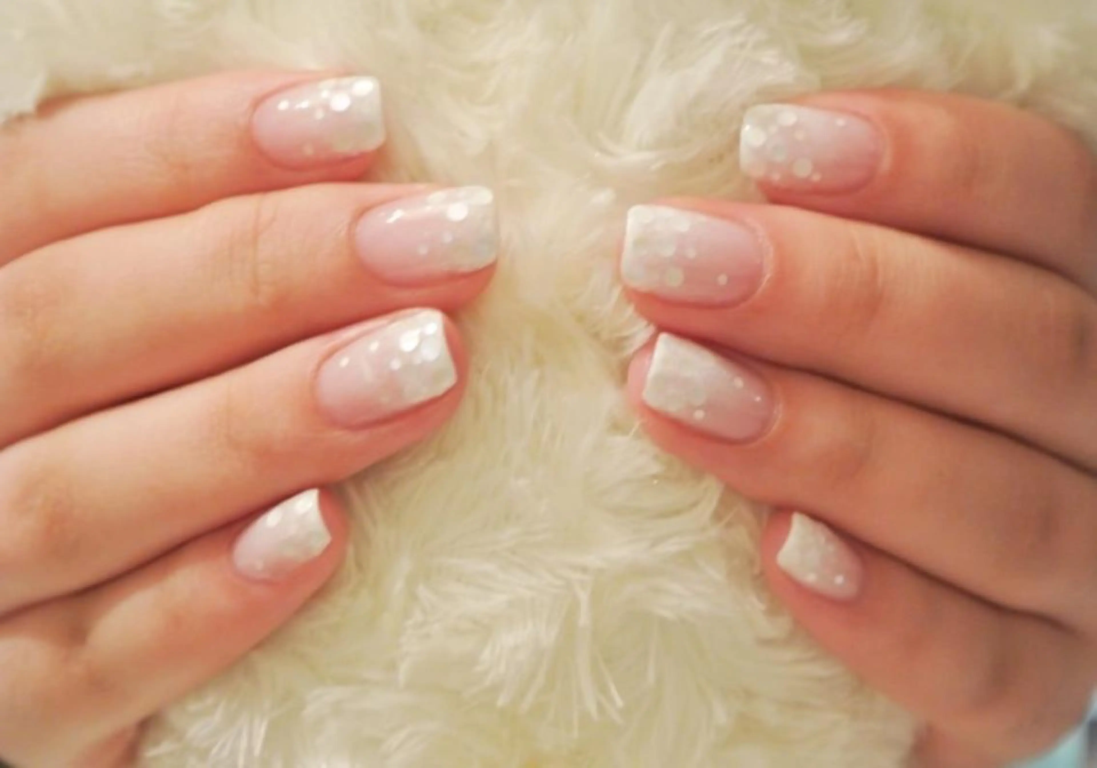 ネイル ワンカラーネイル ストーンネイル Olivia アイラッシュのマツエク・マツパデザイン