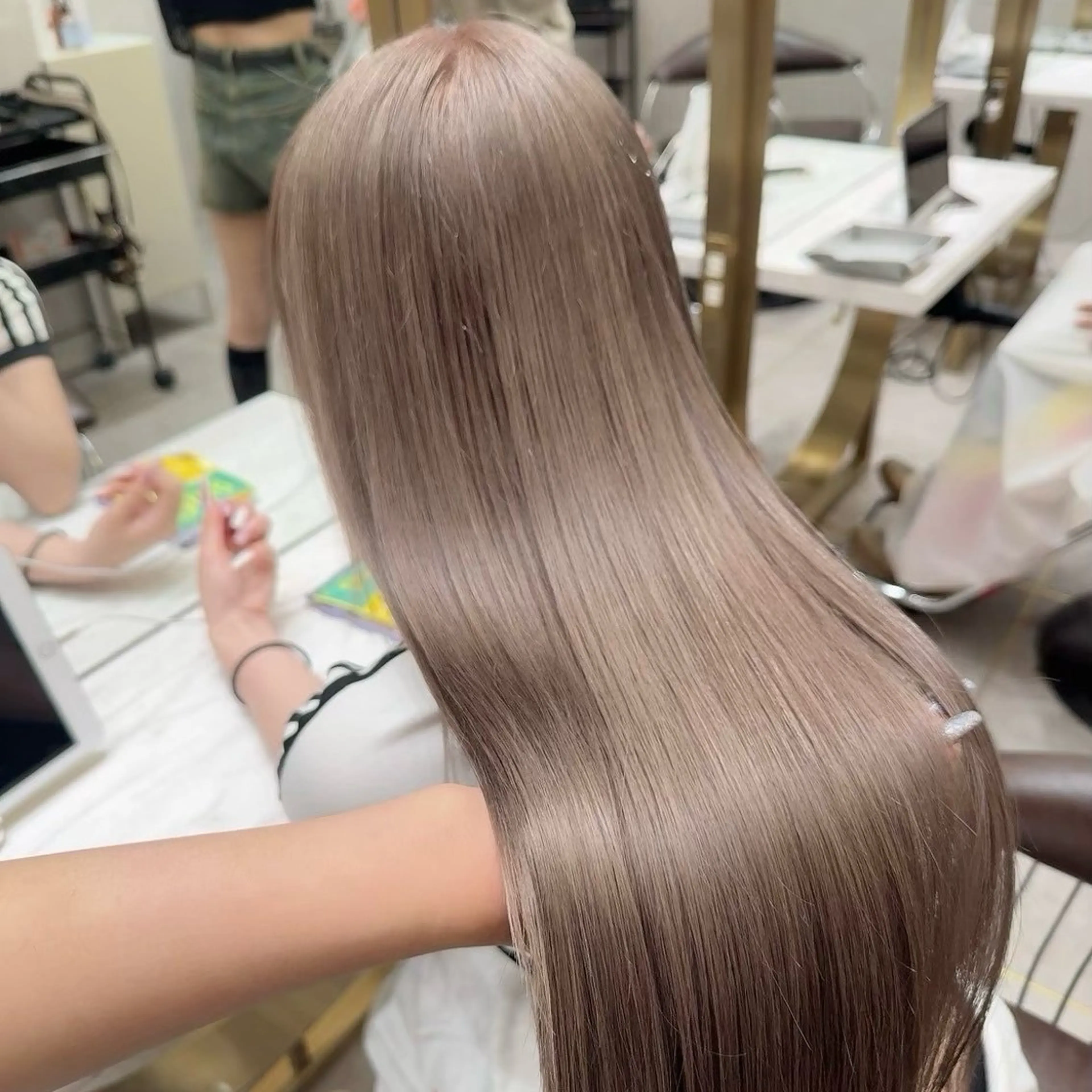 ロング カラー ヘアカラー トリートメント Lond Le'aのヘアスタイル