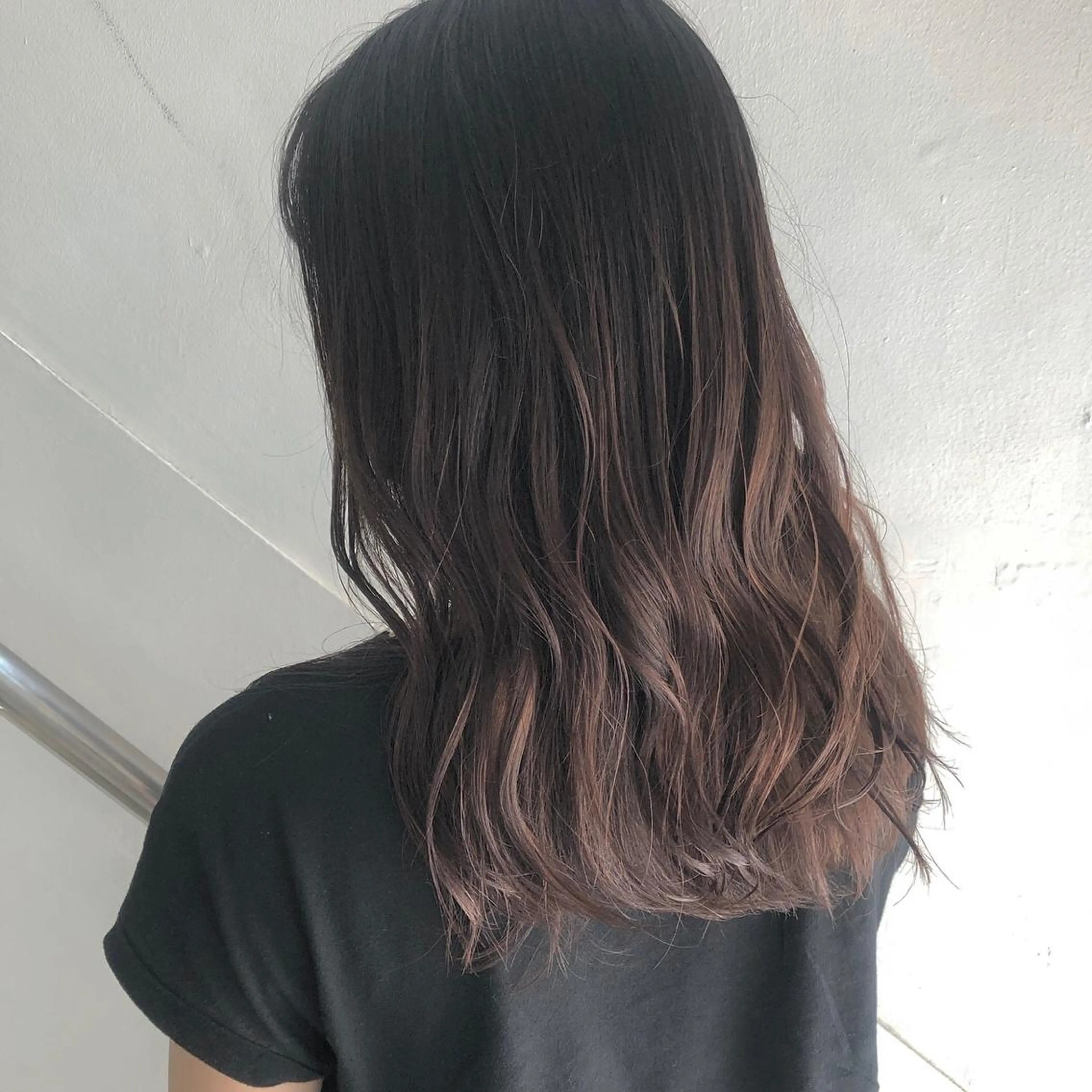 ミディアム カラー CLUTCH天王寺 西藤遥河のヘアスタイル