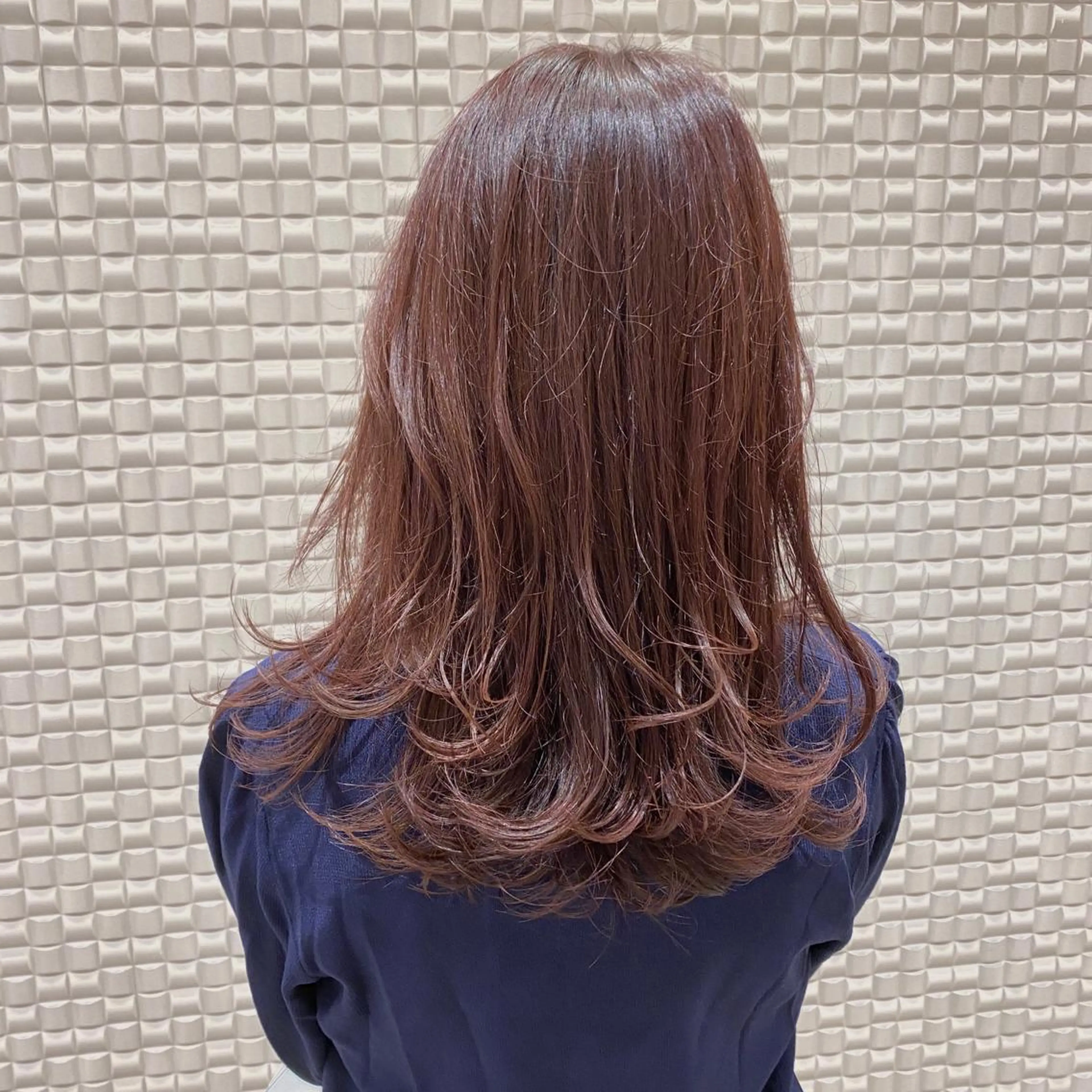 ミディアム 新宿スペインカール ヨモギダのヘアスタイル