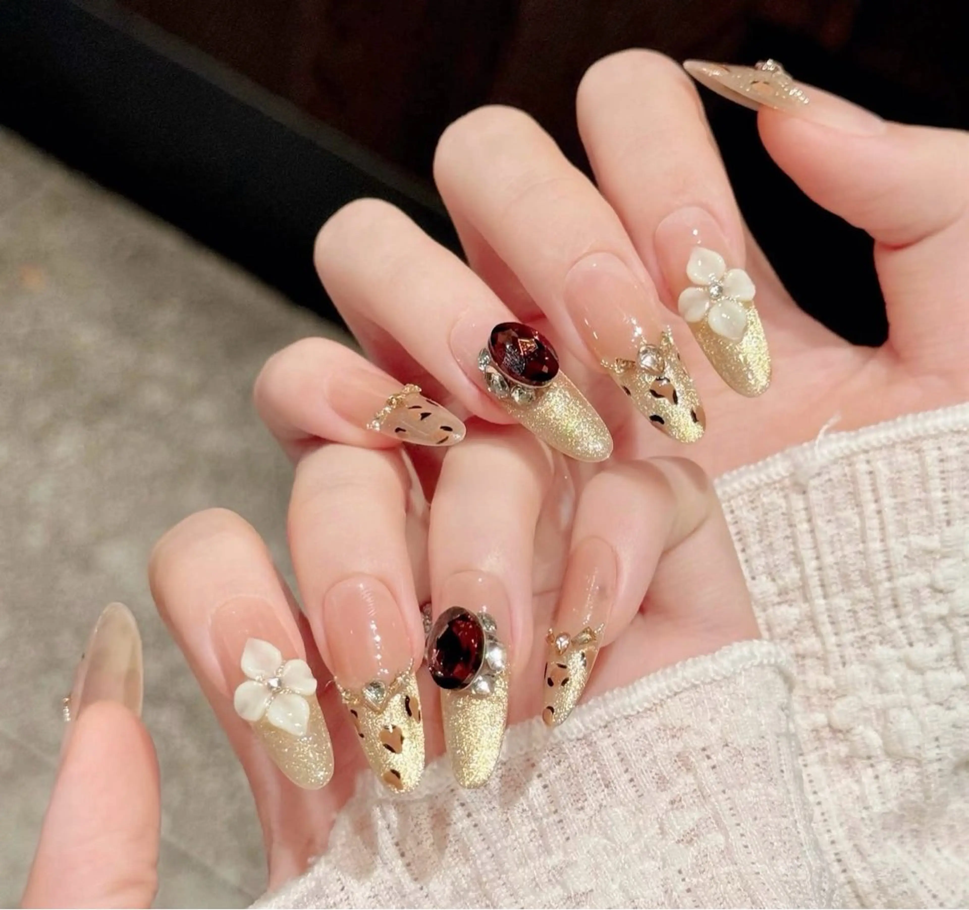 ネイル ハンドネイル T. Leeのネイルデザイン