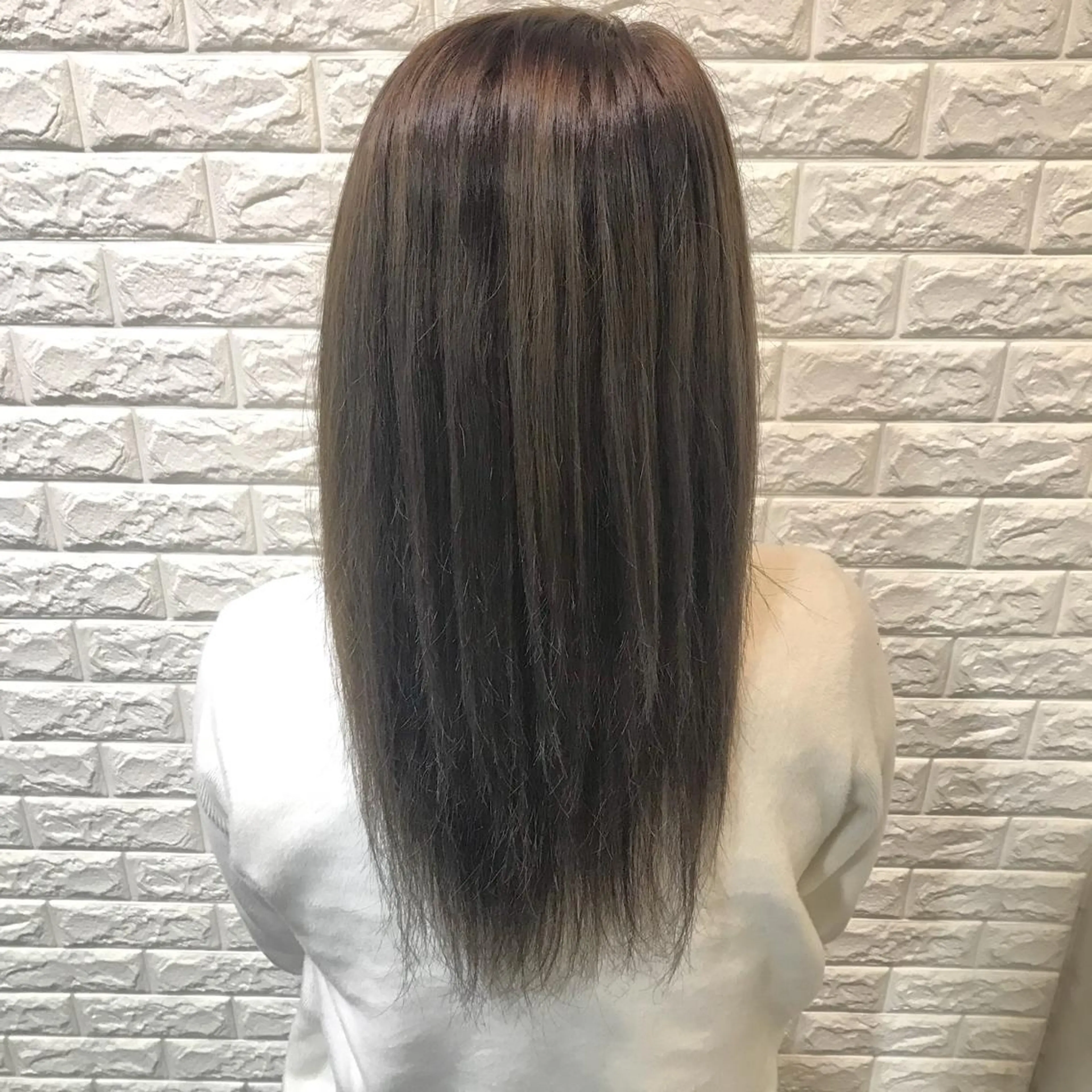 ダメージ軽減 イルミナカラー + トリートメント🧚‍♂️ ⚠️ ((カットのみモデルの為無料))の写真