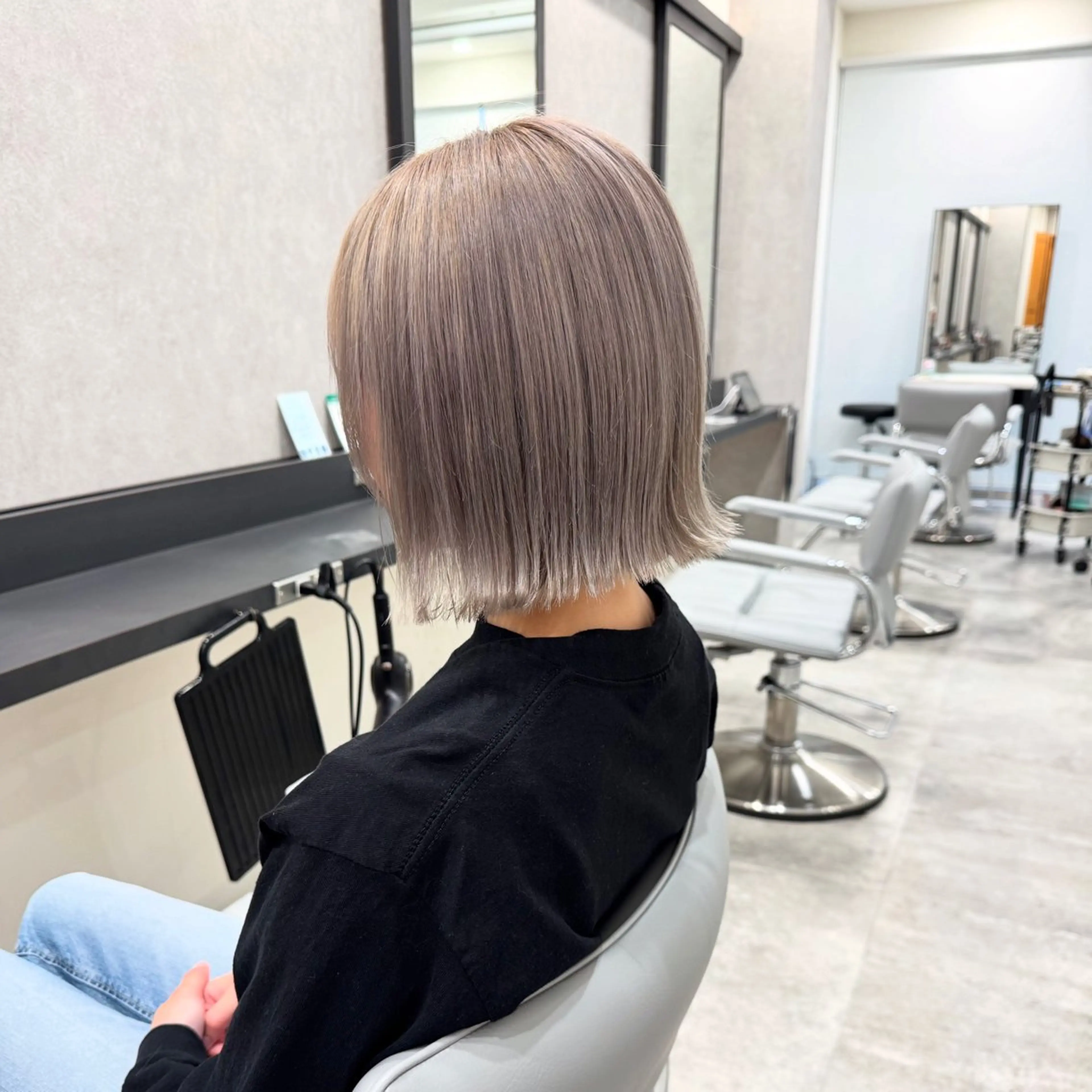 ショート カット ヘアカラー トリートメント RAISE by_WHITEのヘアスタイル