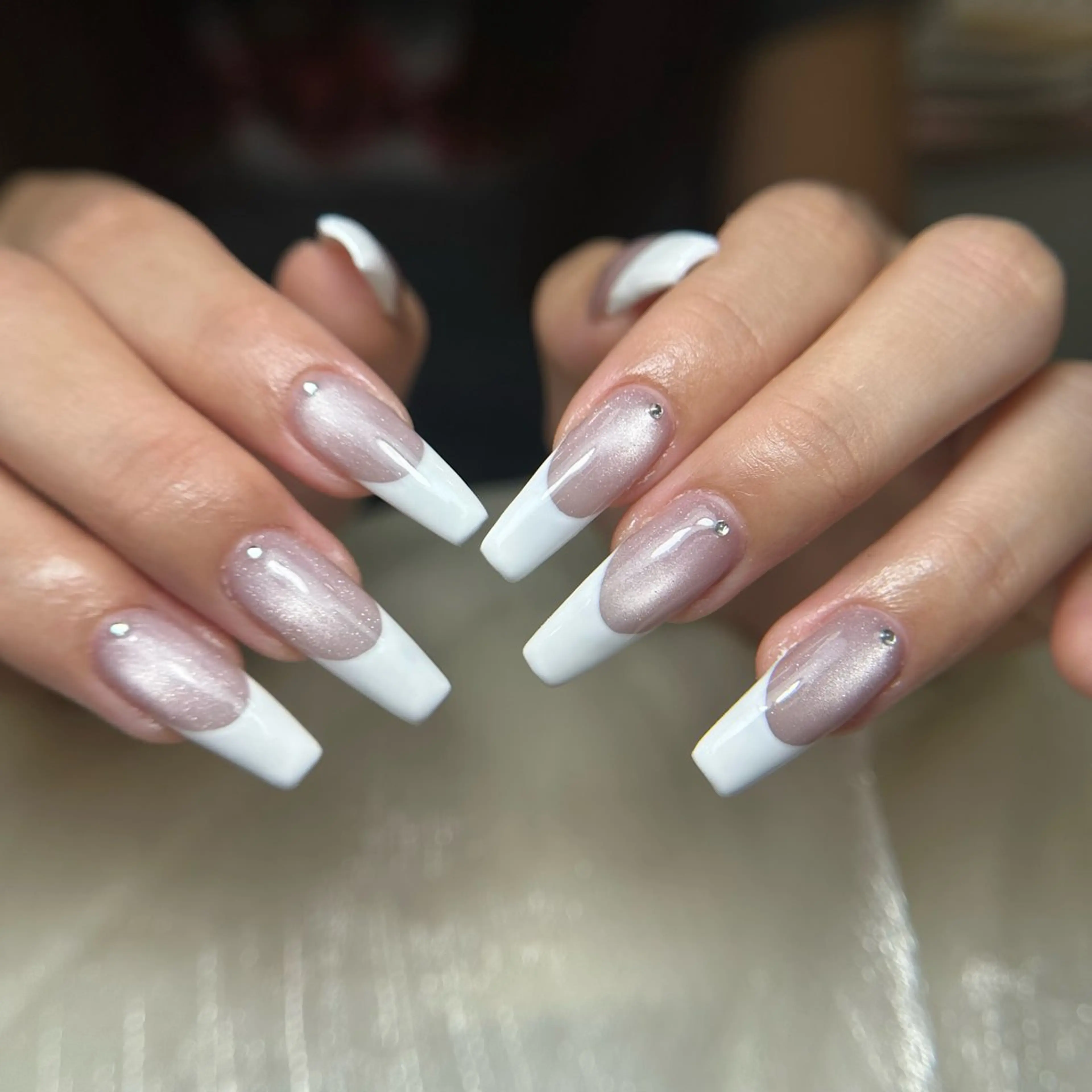 ネイル フレンチネイル グラデーション 韓国ネイル マグネットネイル シンプルネイル ハンドネイル CoMo Nail Studio所属・CoMo Nailのネイルデザイン