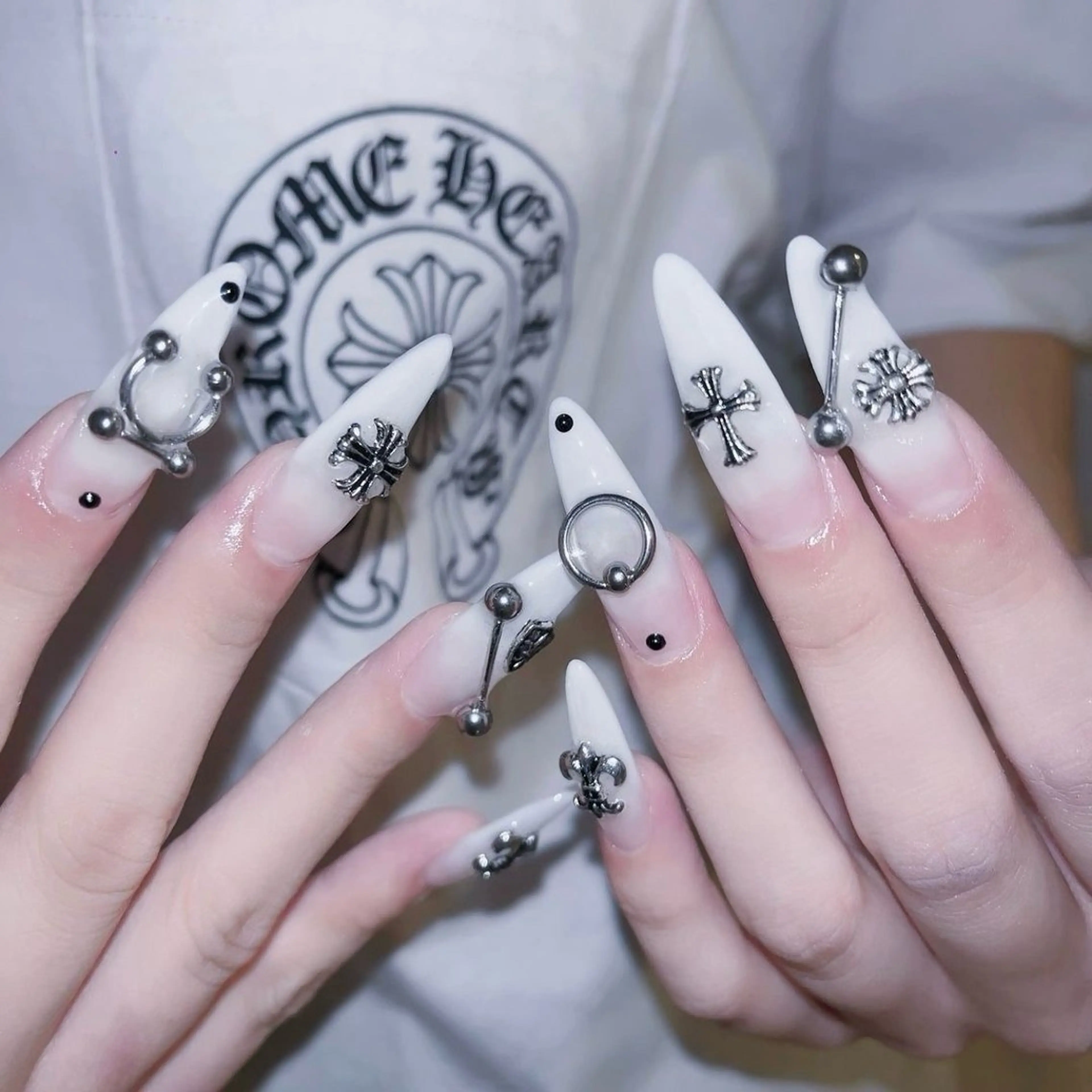 ネイル 長さ出し フレンチネイル グラデーション 卒業式 マグネットネイル ハンドネイル MIHANA NAILのネイルデザイン
