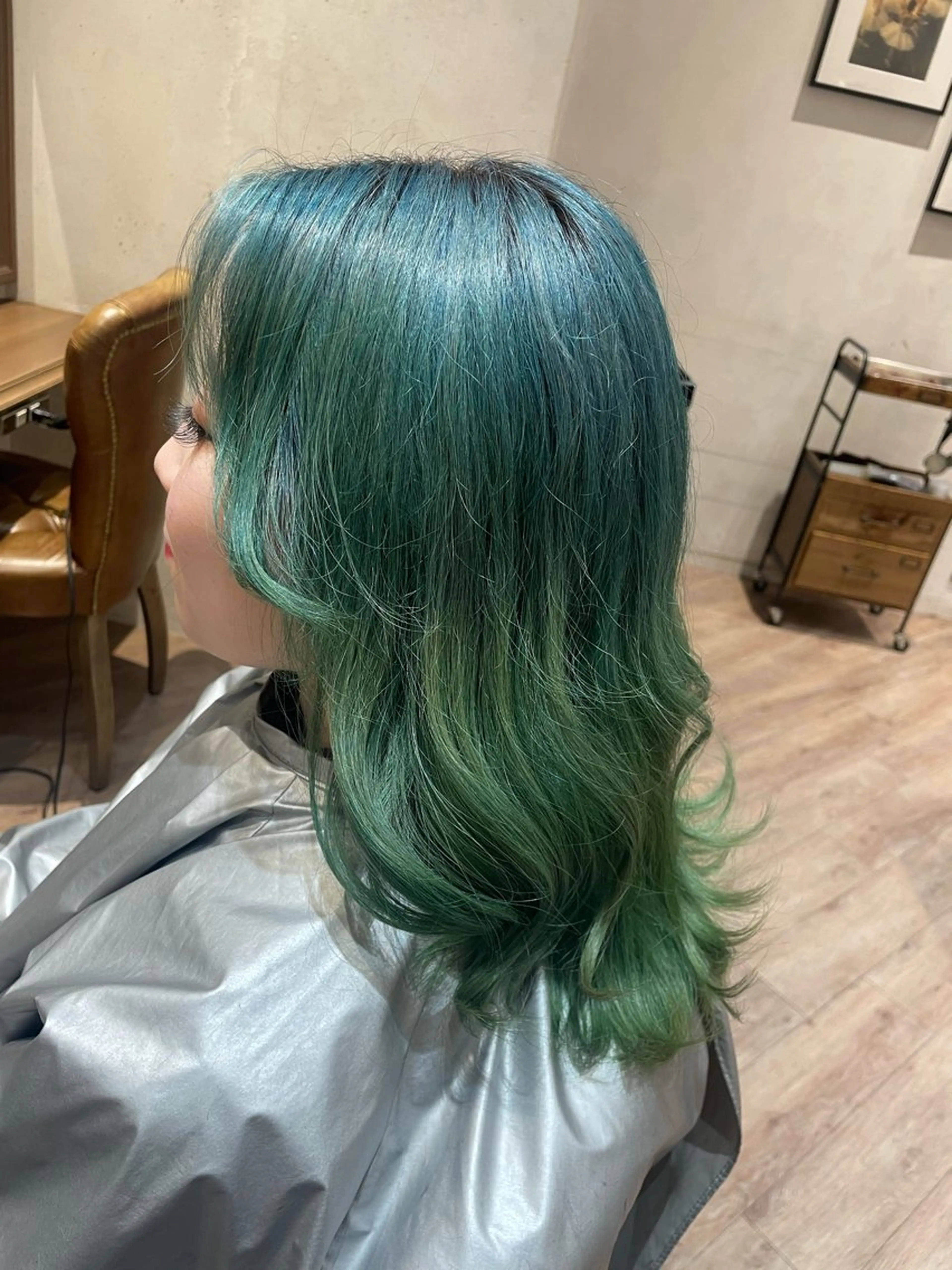 カラー グラデーションカラー シモカワ マシロのヘアスタイル