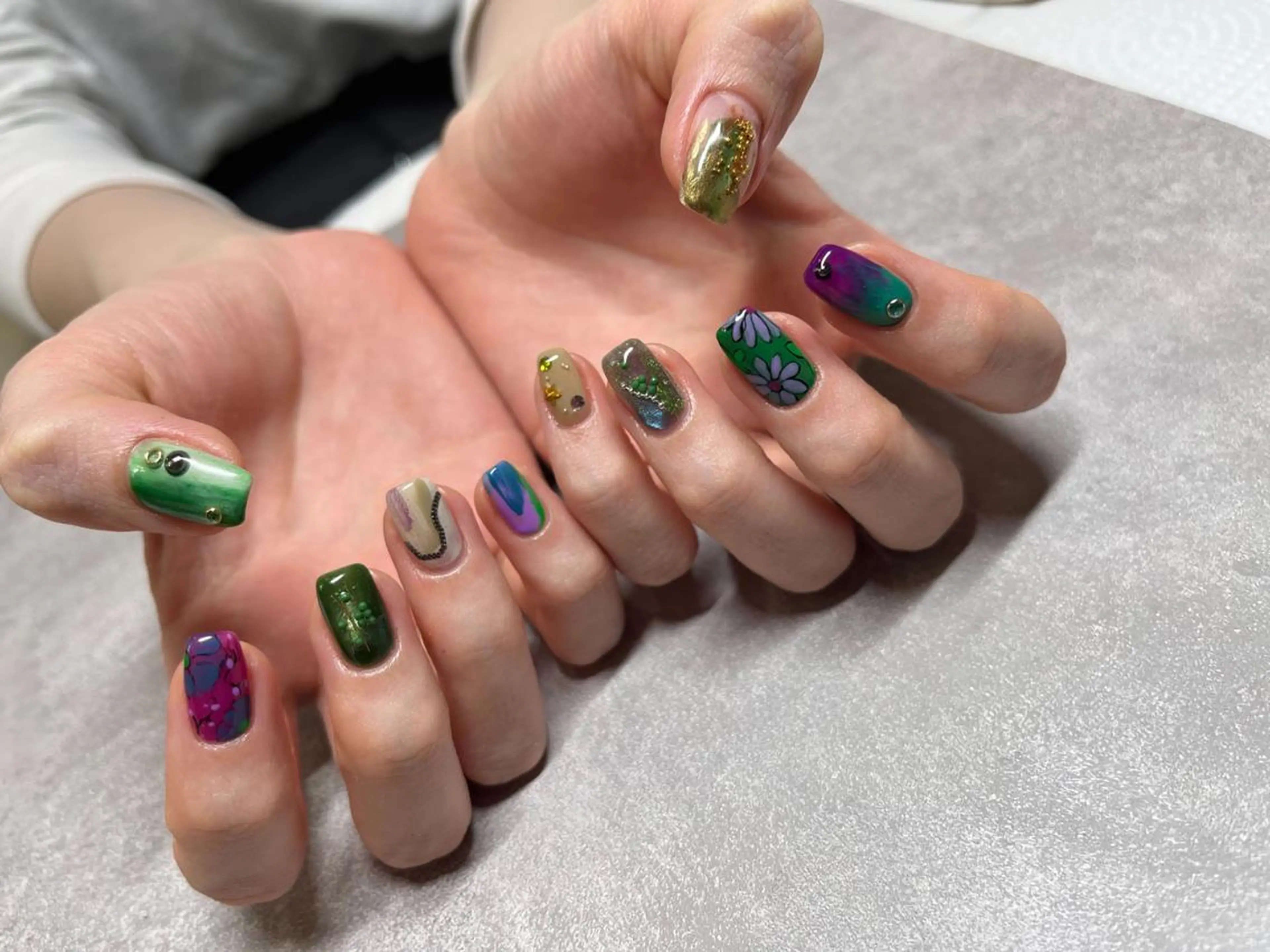 ネイル ニュアンスネイル ハンドネイル ネイルズシャトン トップネイリスト牛島のネイルデザイン