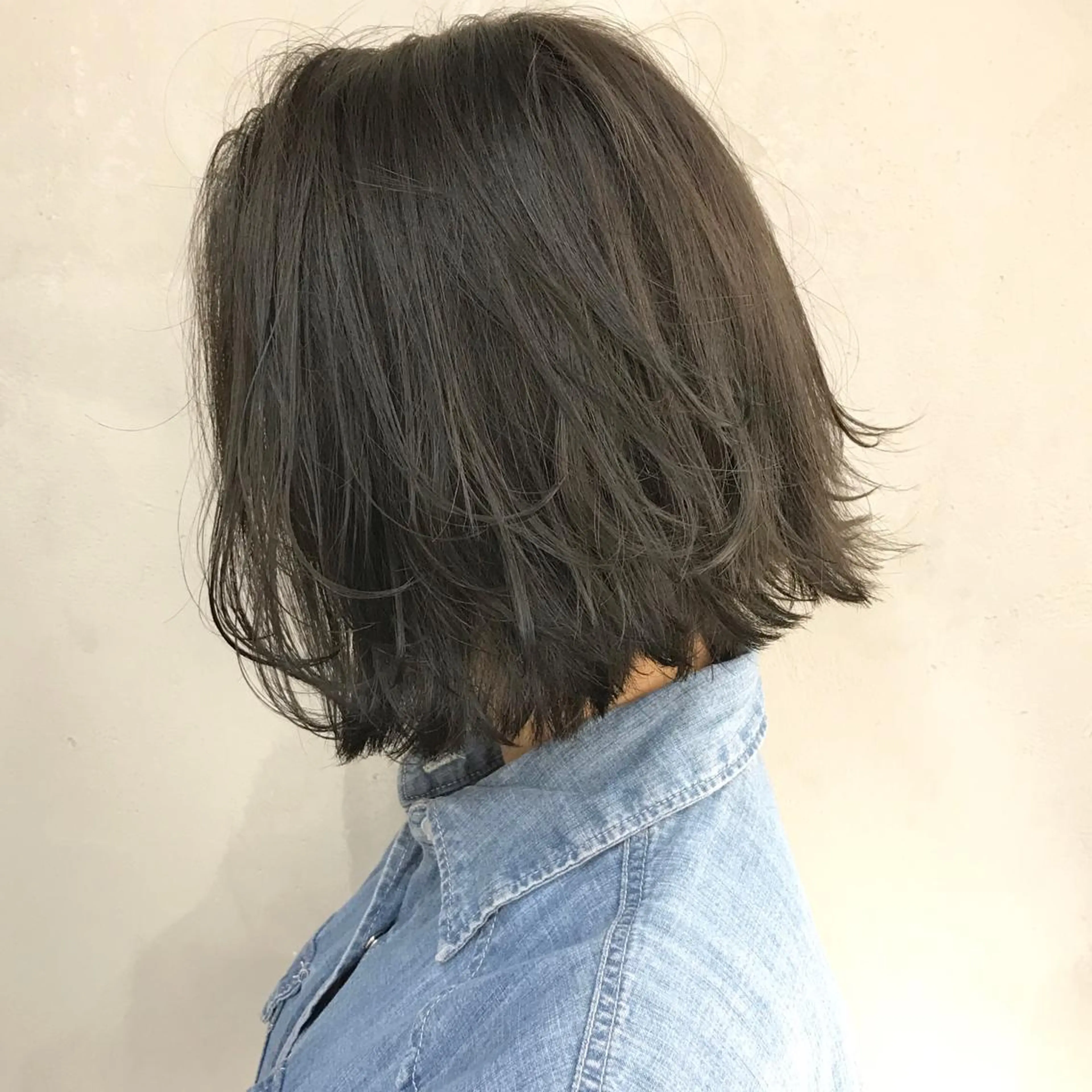 ショート 切りっぱなしボブ ボブ TOMOYAレイヤー ブリーチ縮毛矯正のヘアスタイル