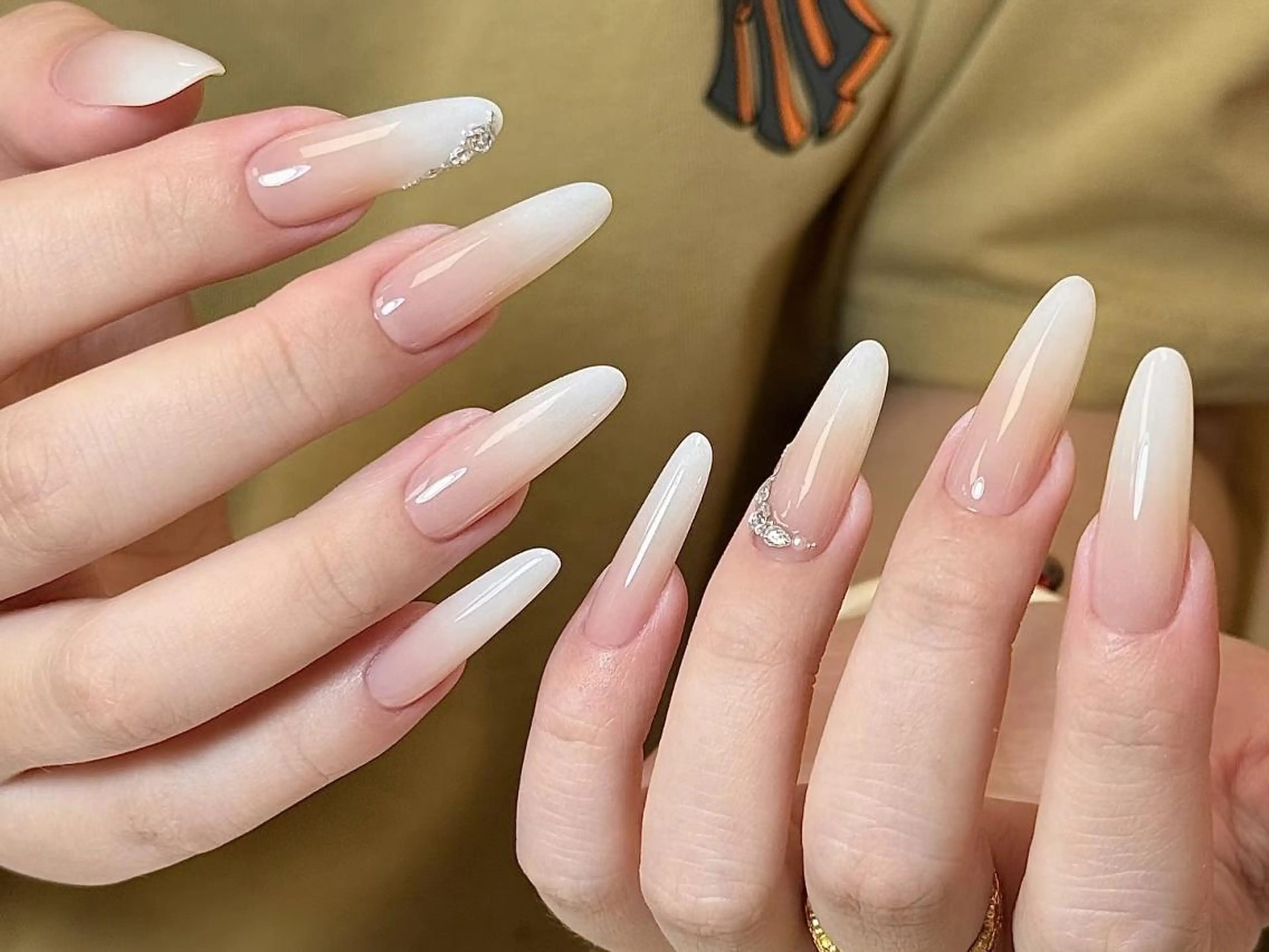 ネイル オーロラネイル チークネイル 長さ出し フットネイル フレンチネイル ハンドネイル ハンドケア Pandora nailのネイルデザイン