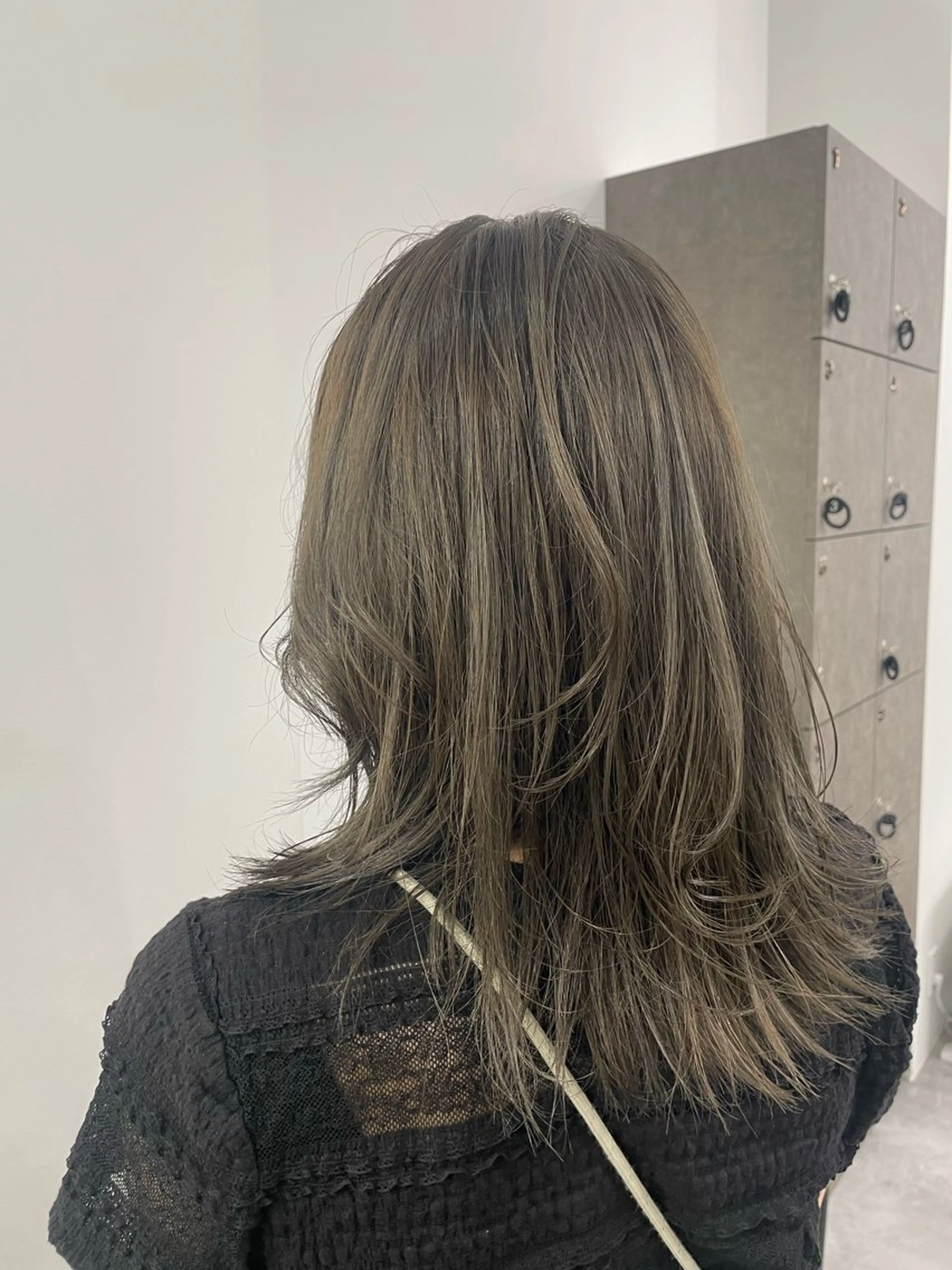 セミロング カラー ヘアアレンジ 透明感カラー 🫧コウノ ミナ🫧のヘアスタイル