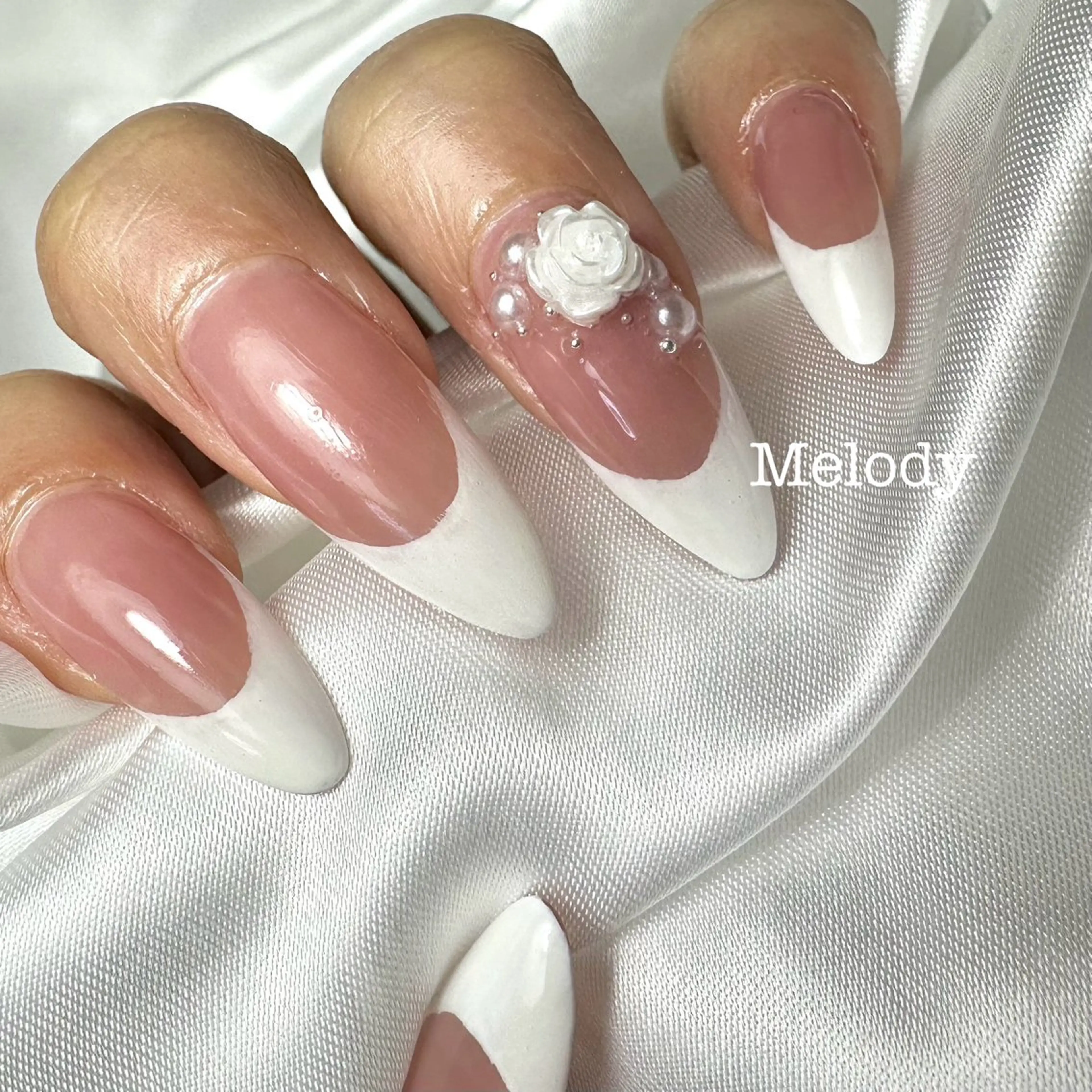 【ハンド】フレンチネイルの写真