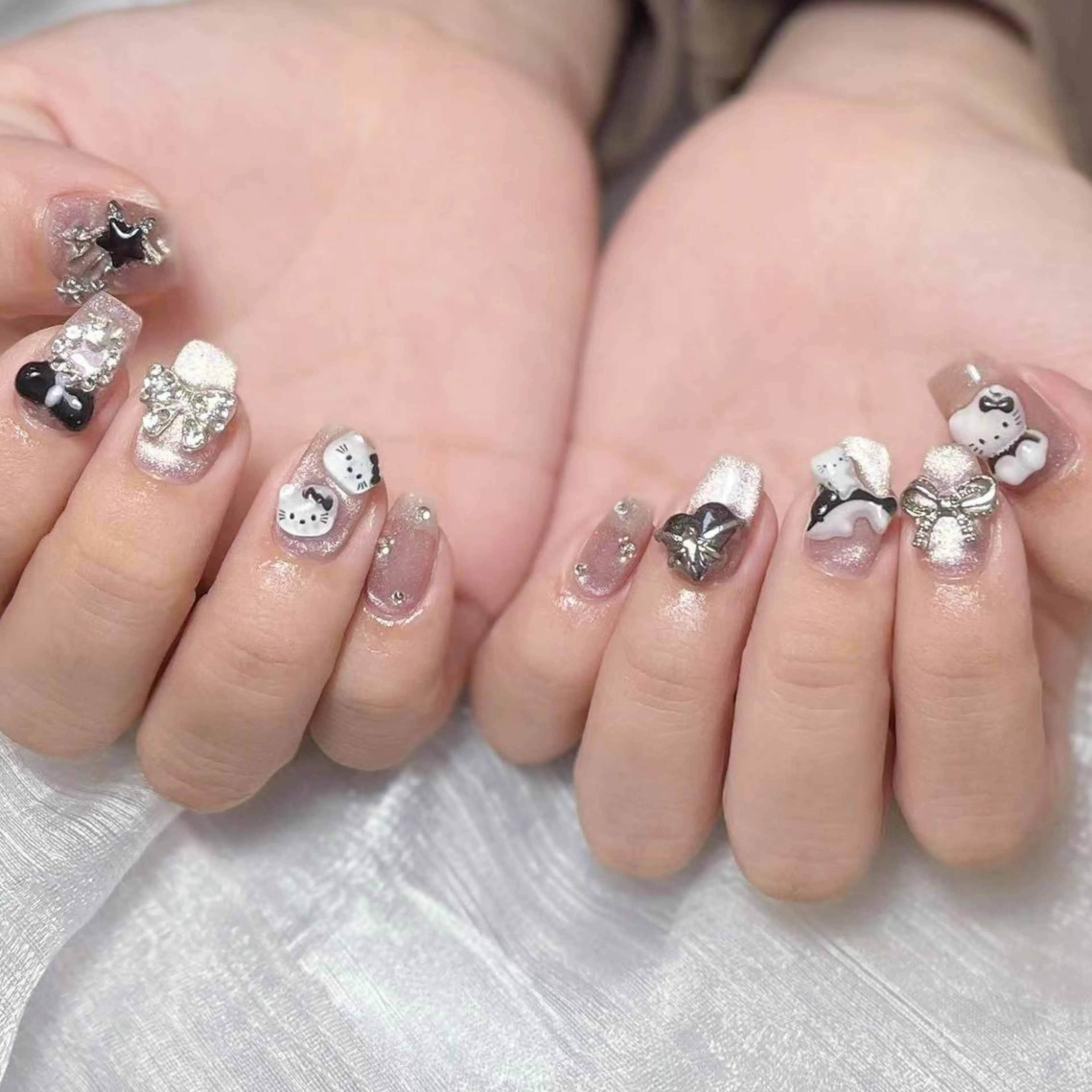 ネイル アートネイル オーロラネイル ガーリー キラキラネイル 韓国ネイル ハンドネイル Diamond NAIL💝のネイルデザイン