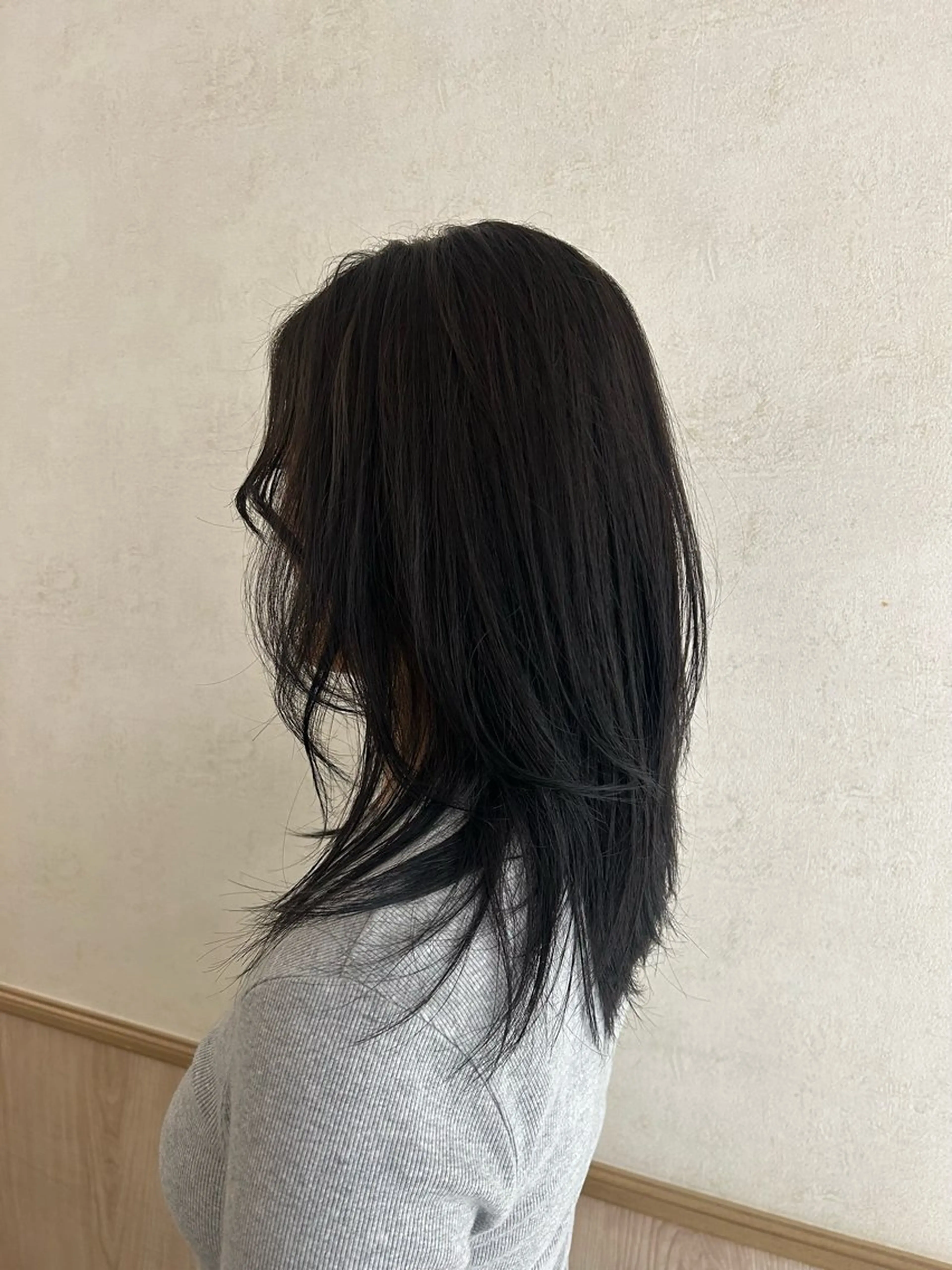 ミディアム レイヤーカット ヘアカラー hiyoka🐈‍⬛ ◎暖色カラー🥀のヘアスタイル