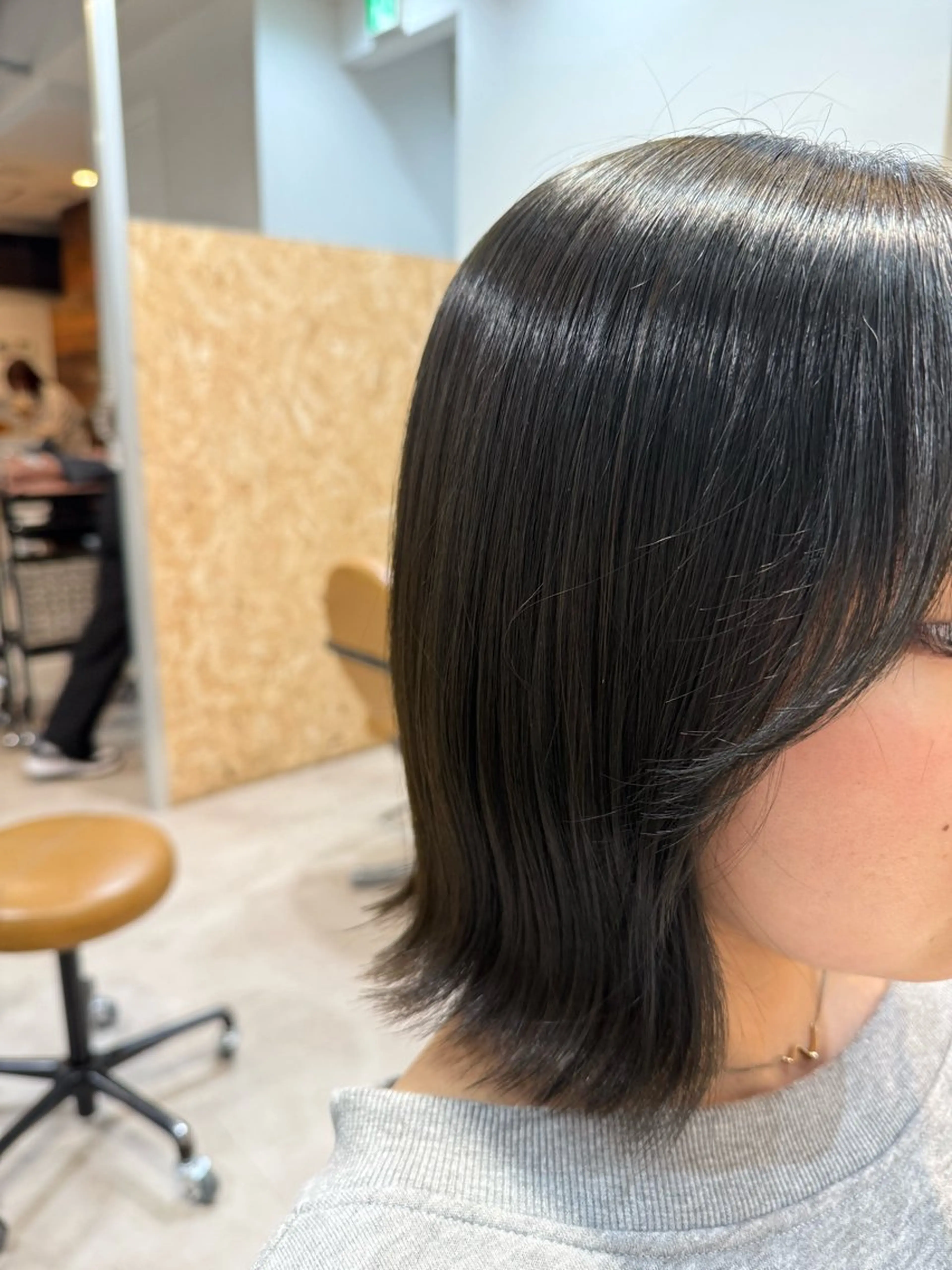 ミディアム カラー グレージュ オリーブグレージュ オリーブグレー カット ヘアカラー ハラダユウカ NOA三宮店のヘアスタイル