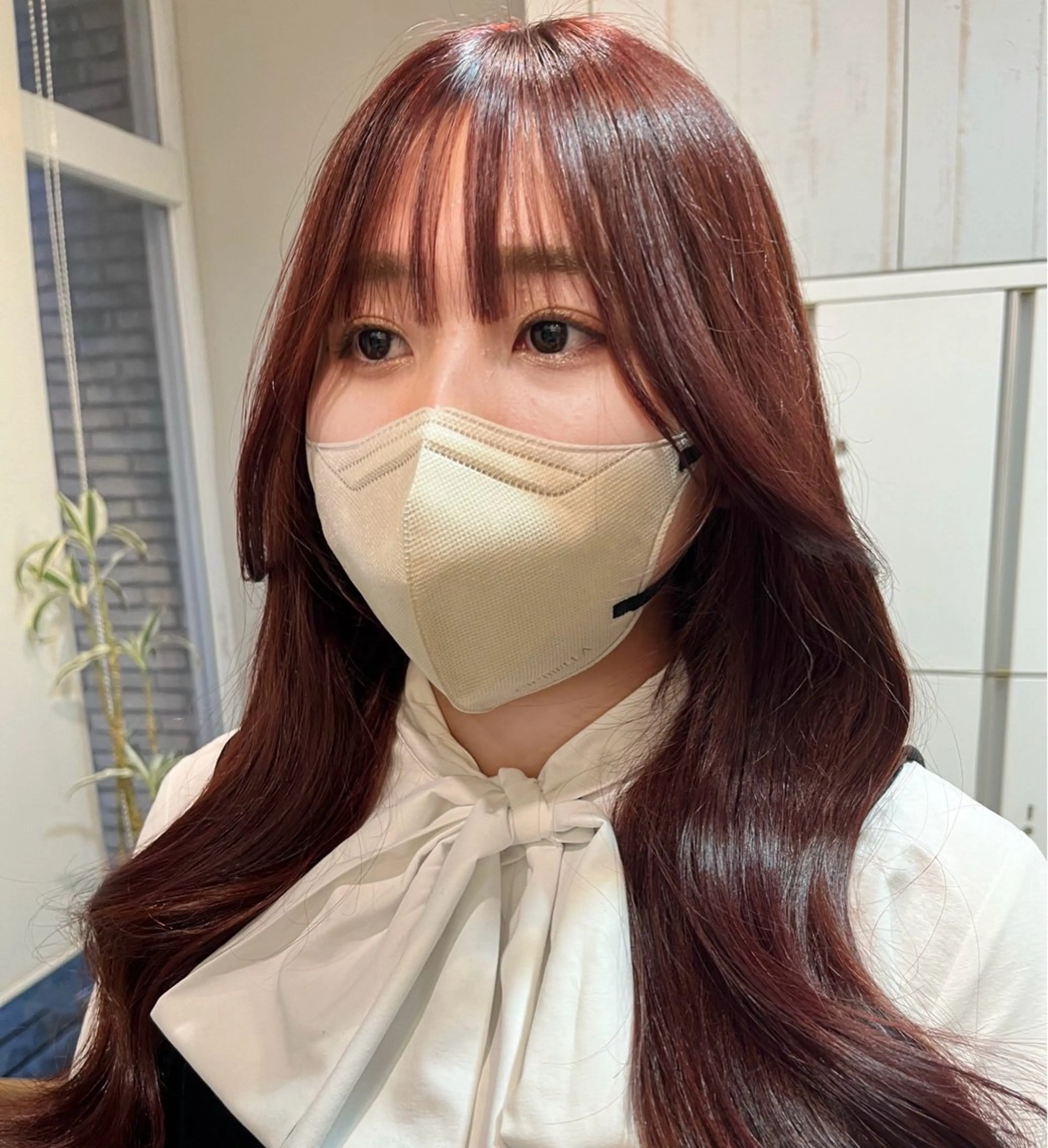ロング 顔周りカット 姫カット 似合わせカット シースルーバング カット 垢抜けカラー/オリー ブ系/フェミニン/鏡のヘアスタイル
