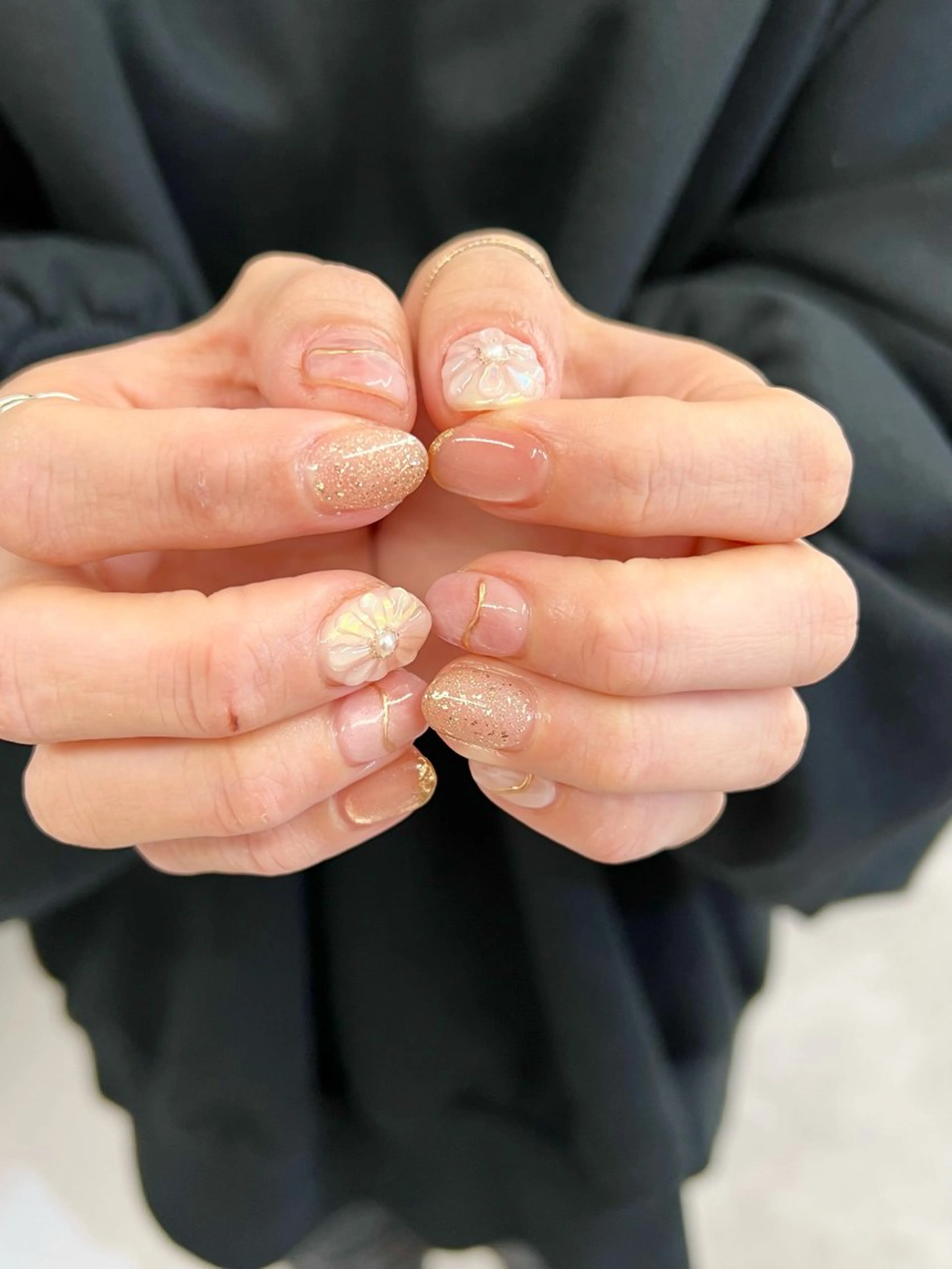 ネイル ジェルネイル ゴールド マグネットネイル ニュアンスネイル パラジェル ハンドネイル ハンドケア Bana_ Nailのネイルデザイン