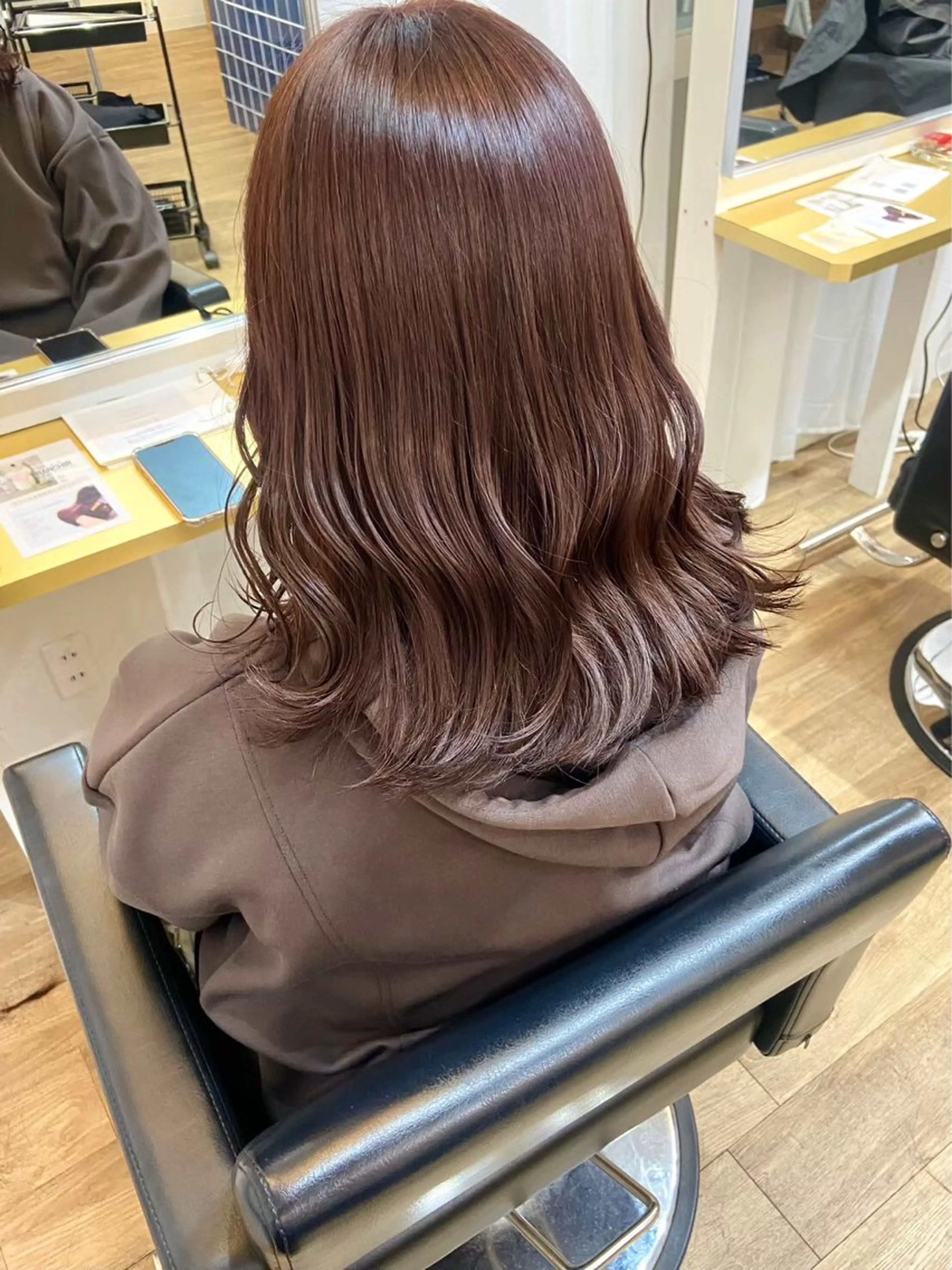 セミロング カラー ベージュカラー 透明感カラー ピンクカラー ピンクベージュ カット ヘアカラー ioe 元町のヘアスタイル