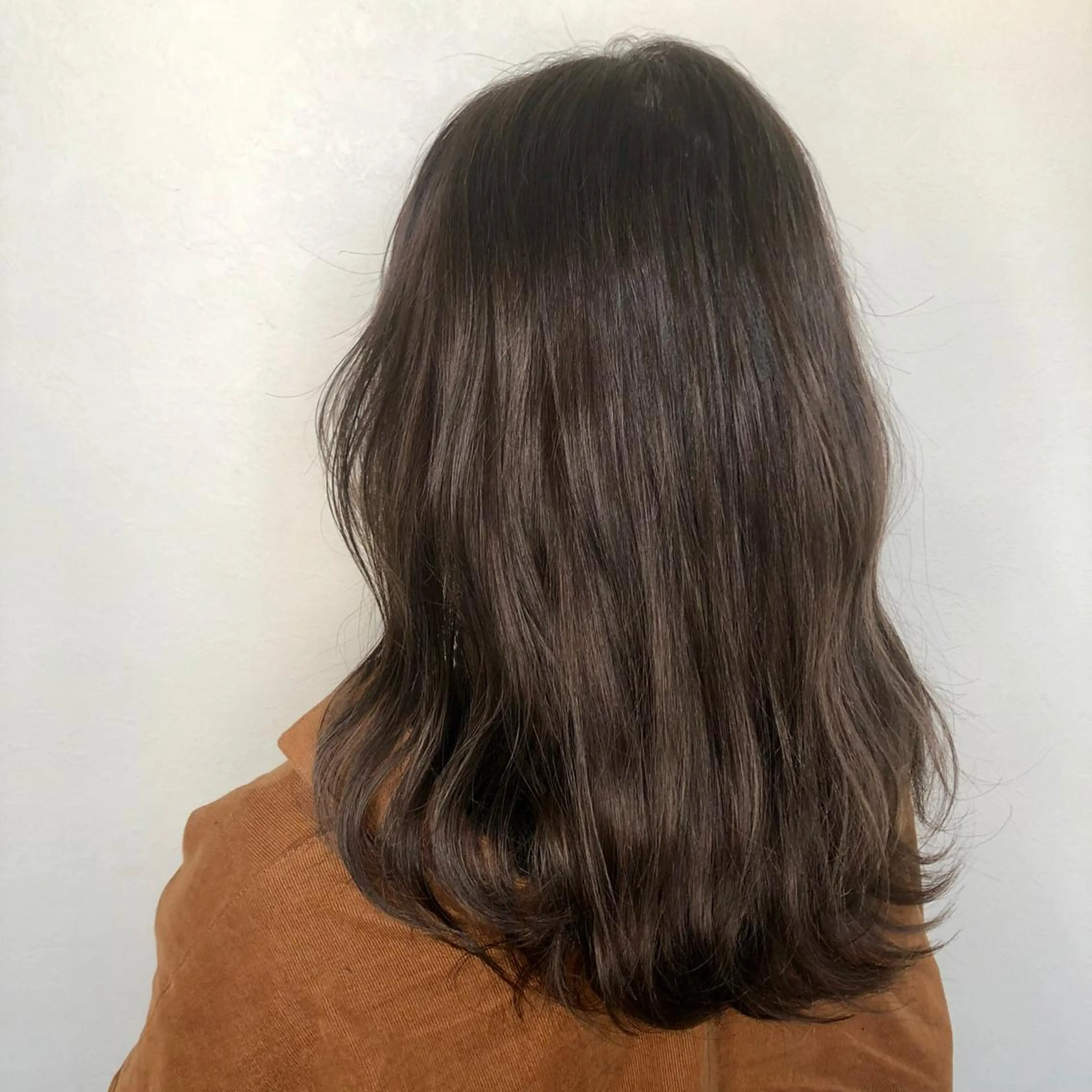 セミロング カラー アッシュ ベージュカラー 4-rest garden （フォーレストガーデン）所属・金井 直樹のヘアスタイル