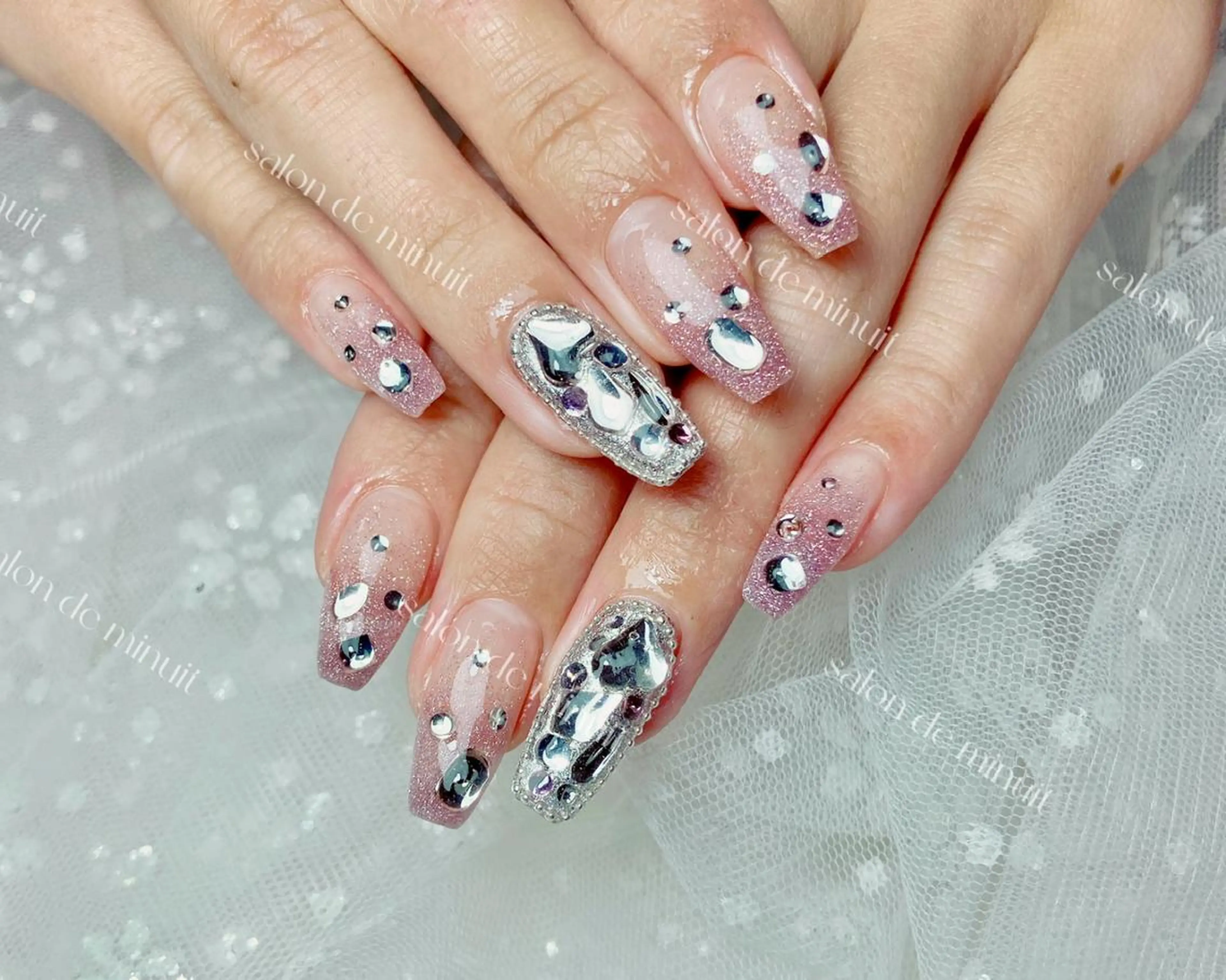 ネイル Salon de Minuit🦩のネイルデザイン