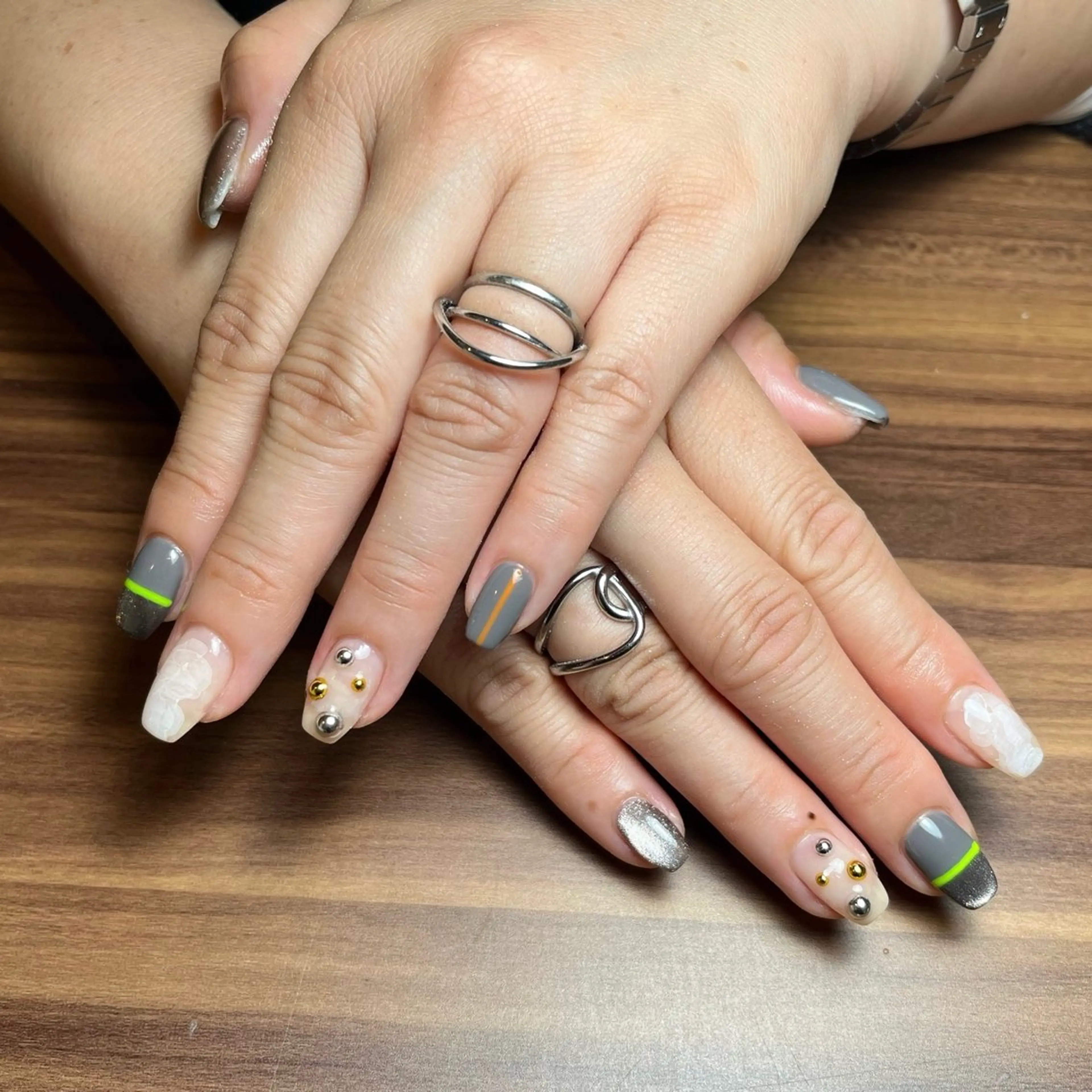 💎💅 【プロのネイリストによるモデル価格】持ち込みデザイン可能〈ジェルネイル〉/パーツつけ放題/他店当店オフ無料の写真