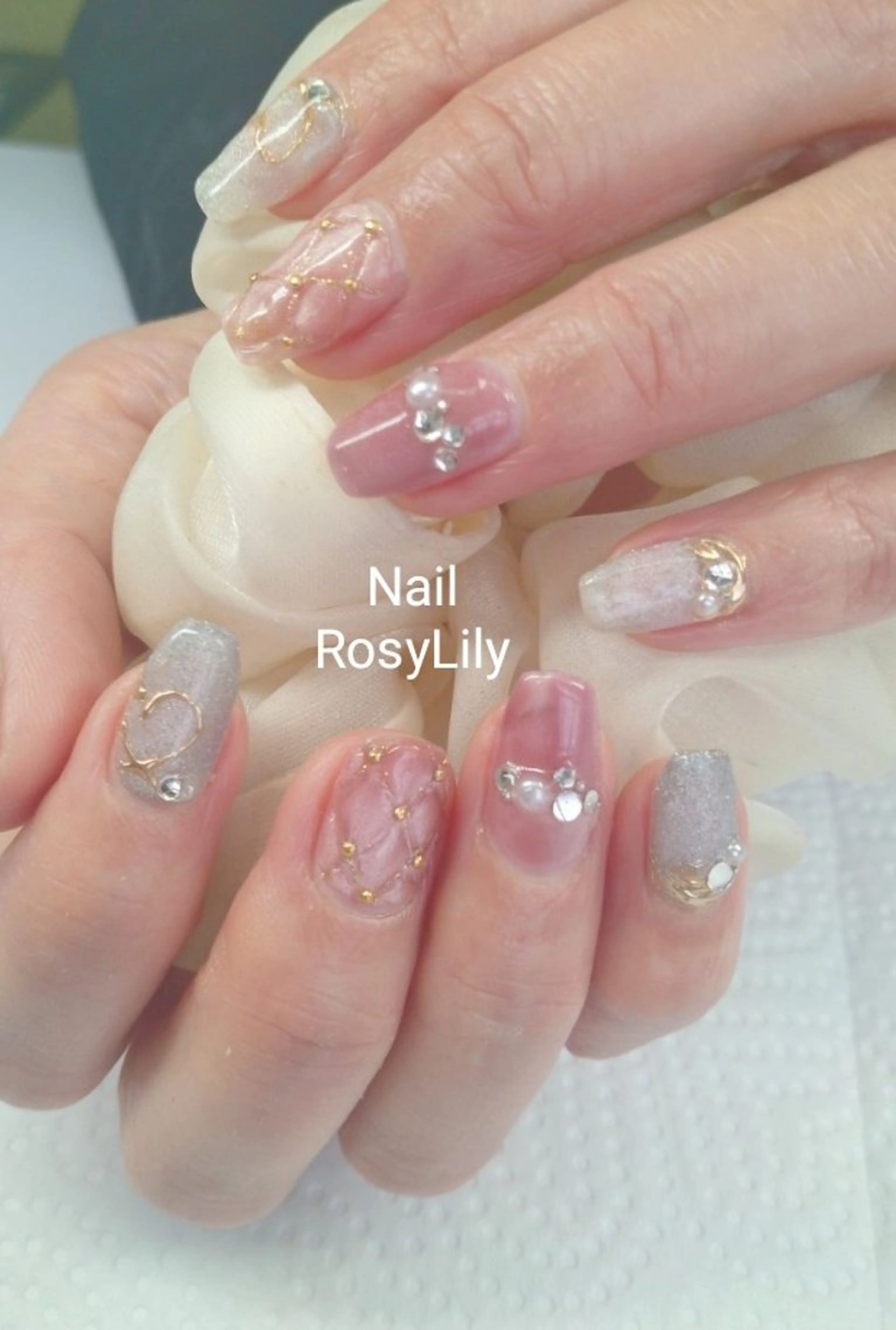 ネイル マグネットネイル 持ち込み バレンタイン ハンドネイル ハンドケア プライベートサロン RosyLily所属・プライベートサロン Rosy Lilyのネイルデザイン