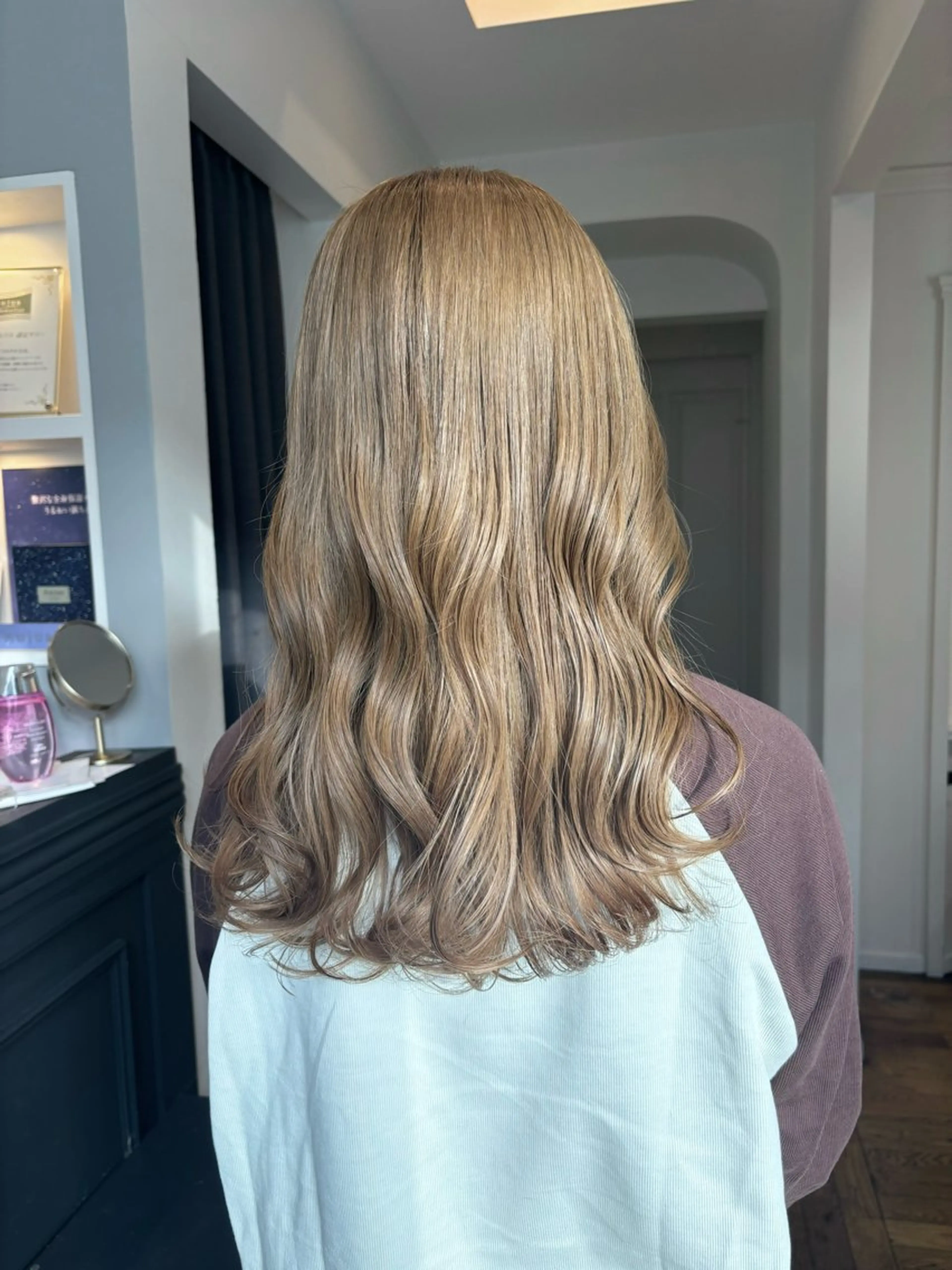 セミロング カラー 栗林 茉那のヘアスタイル