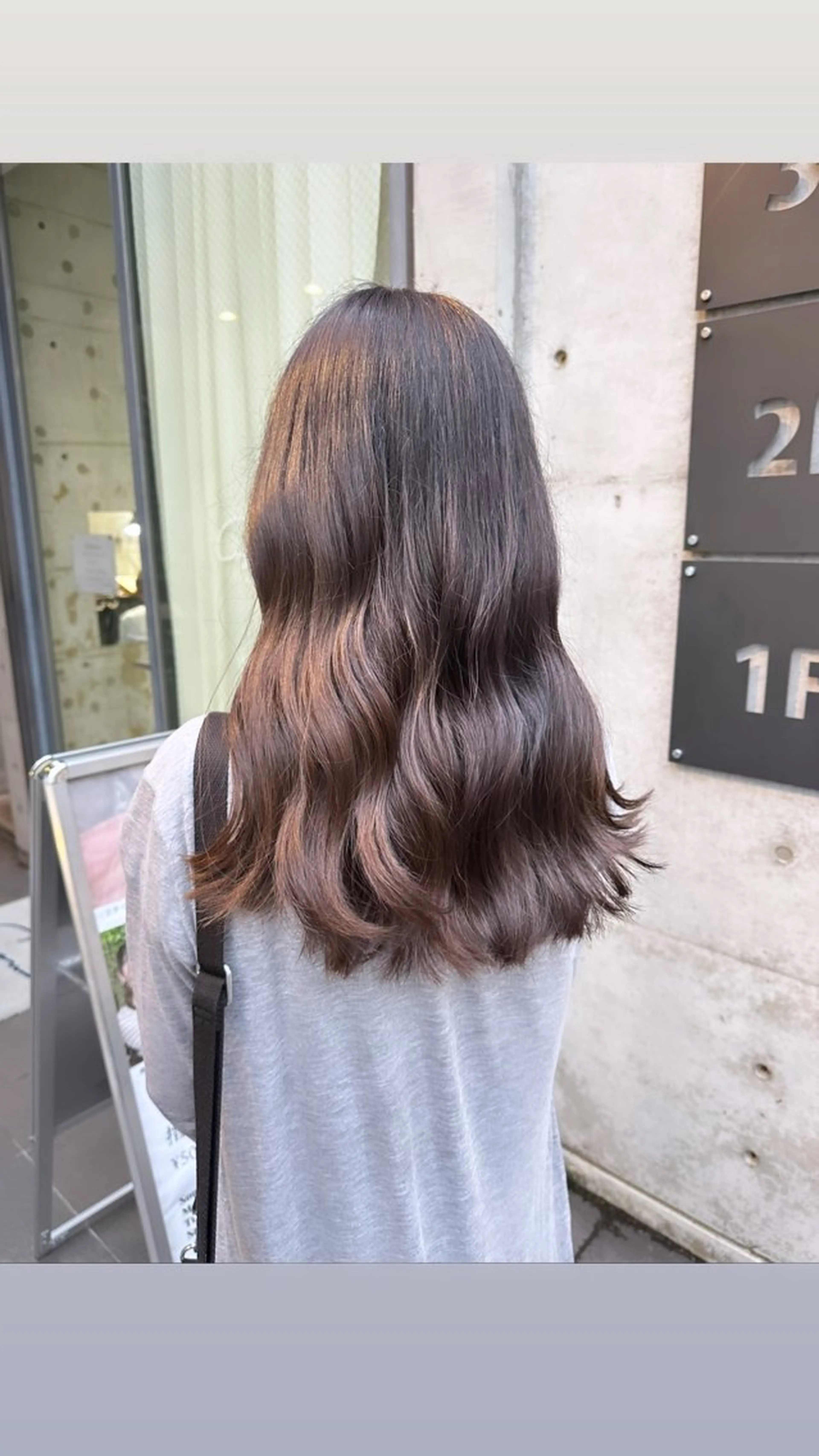 セミロング ハイライト 髪質改善 韓国風ヘア レイヤーカット yuuto🌈 艶髪ダブルカラーのヘアスタイル