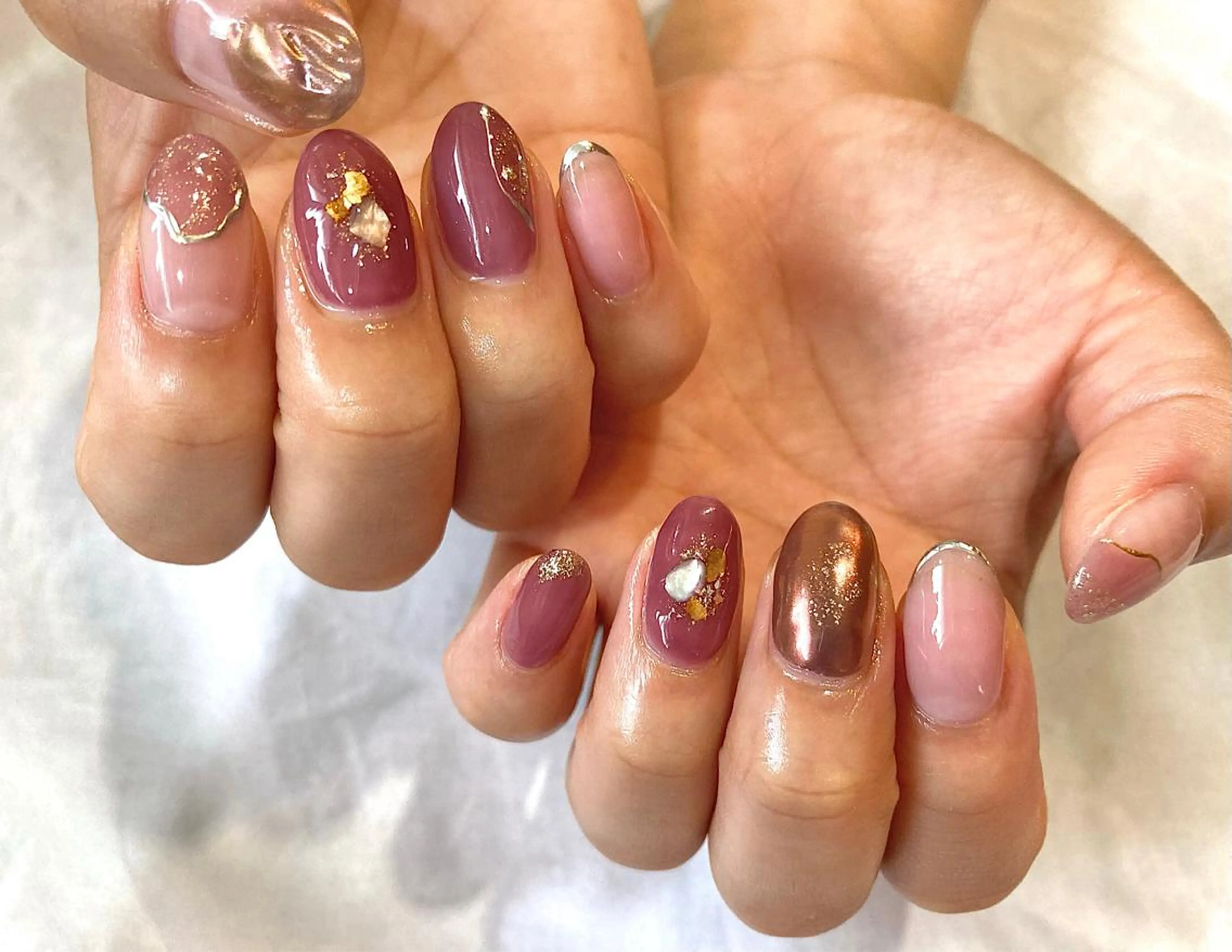 ショート カラー ネイル マツエク・マツパ ハンドネイル illum hicariのネイルデザイン