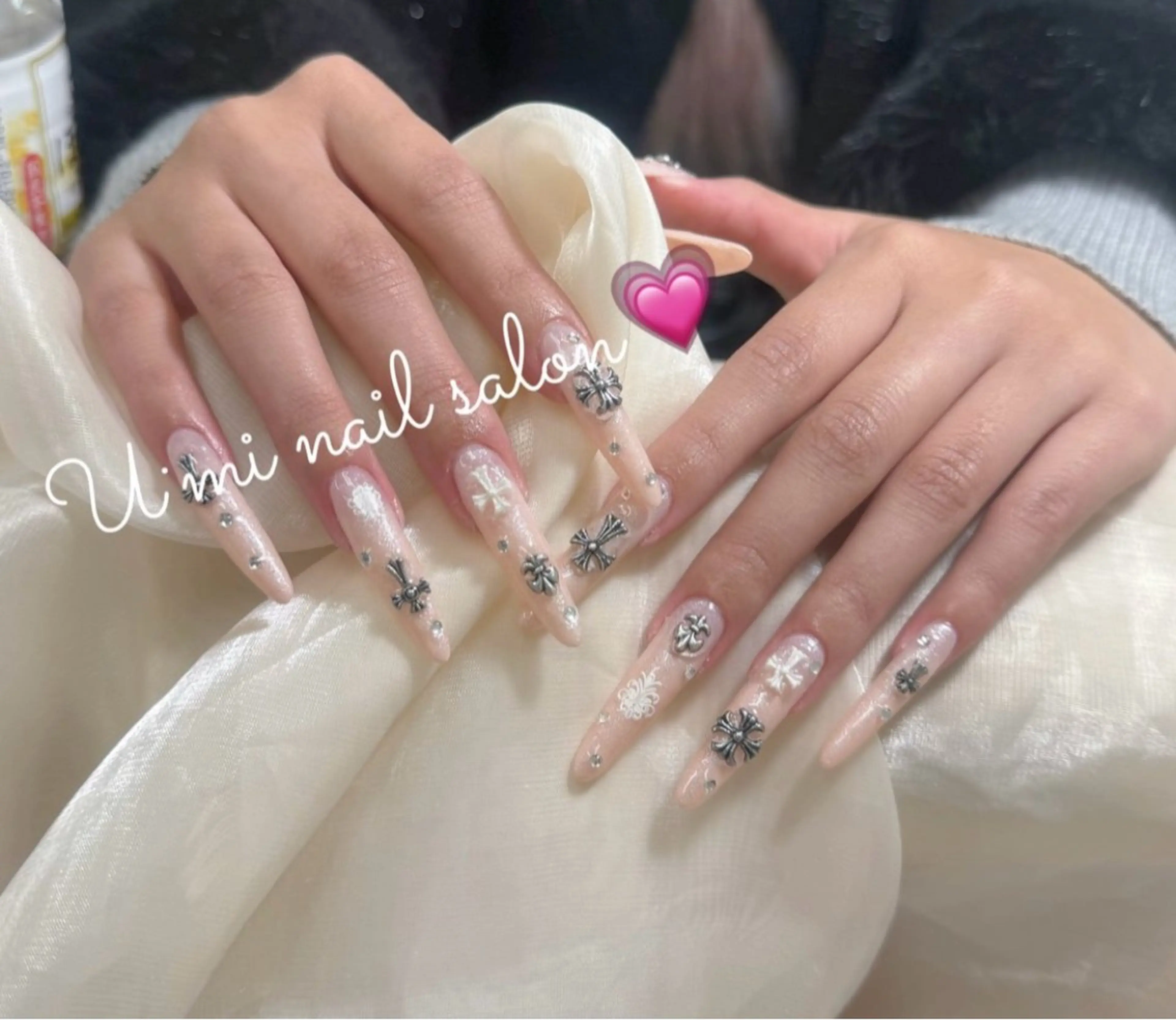 ロング U·Mi nail salon所属・U·MI 長さ出し専門店のネイルデザイン