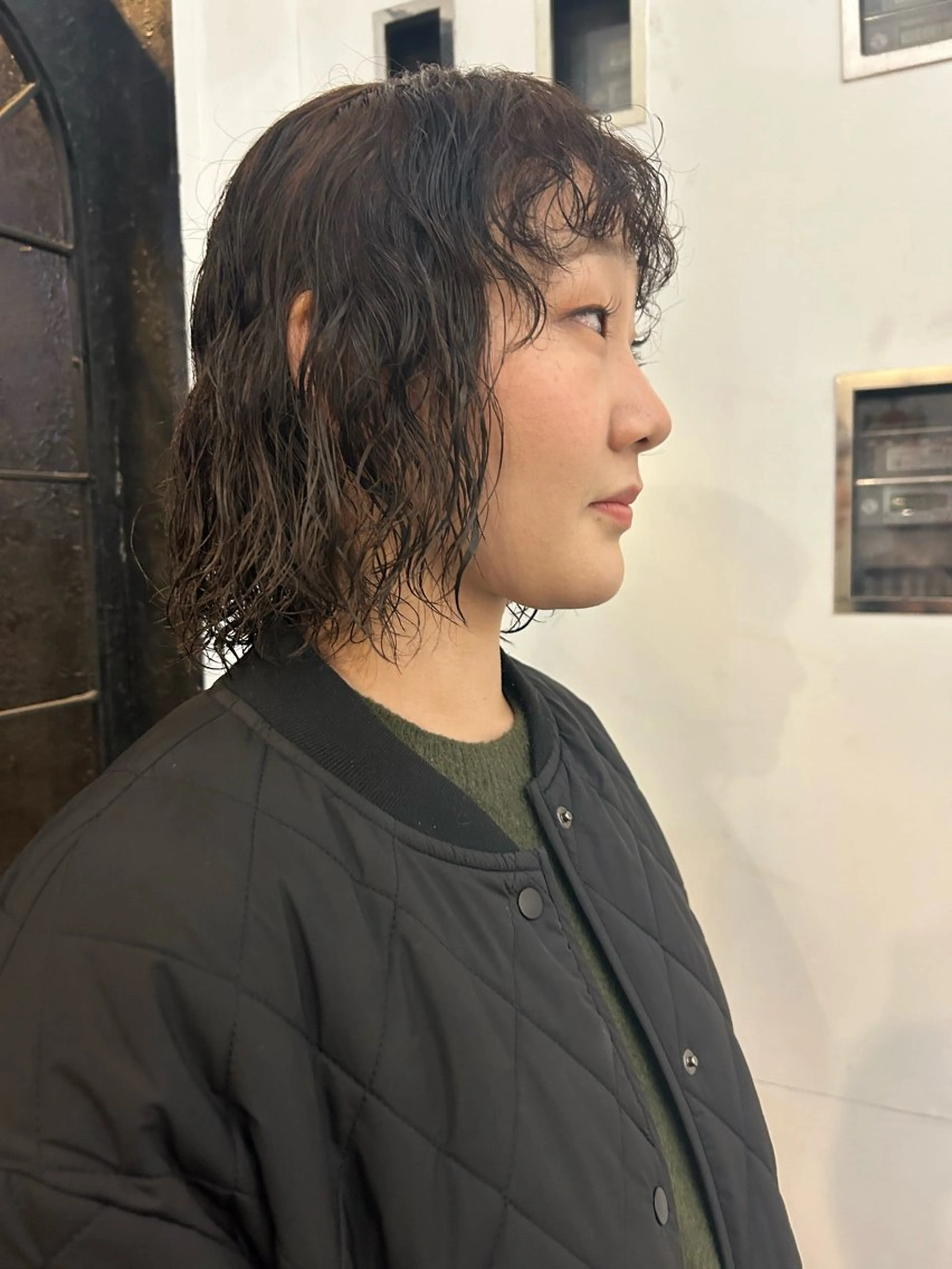 ミディアム パーマ COMEG HEAD 上乃裏所属・宮前 芽衣のヘアスタイル