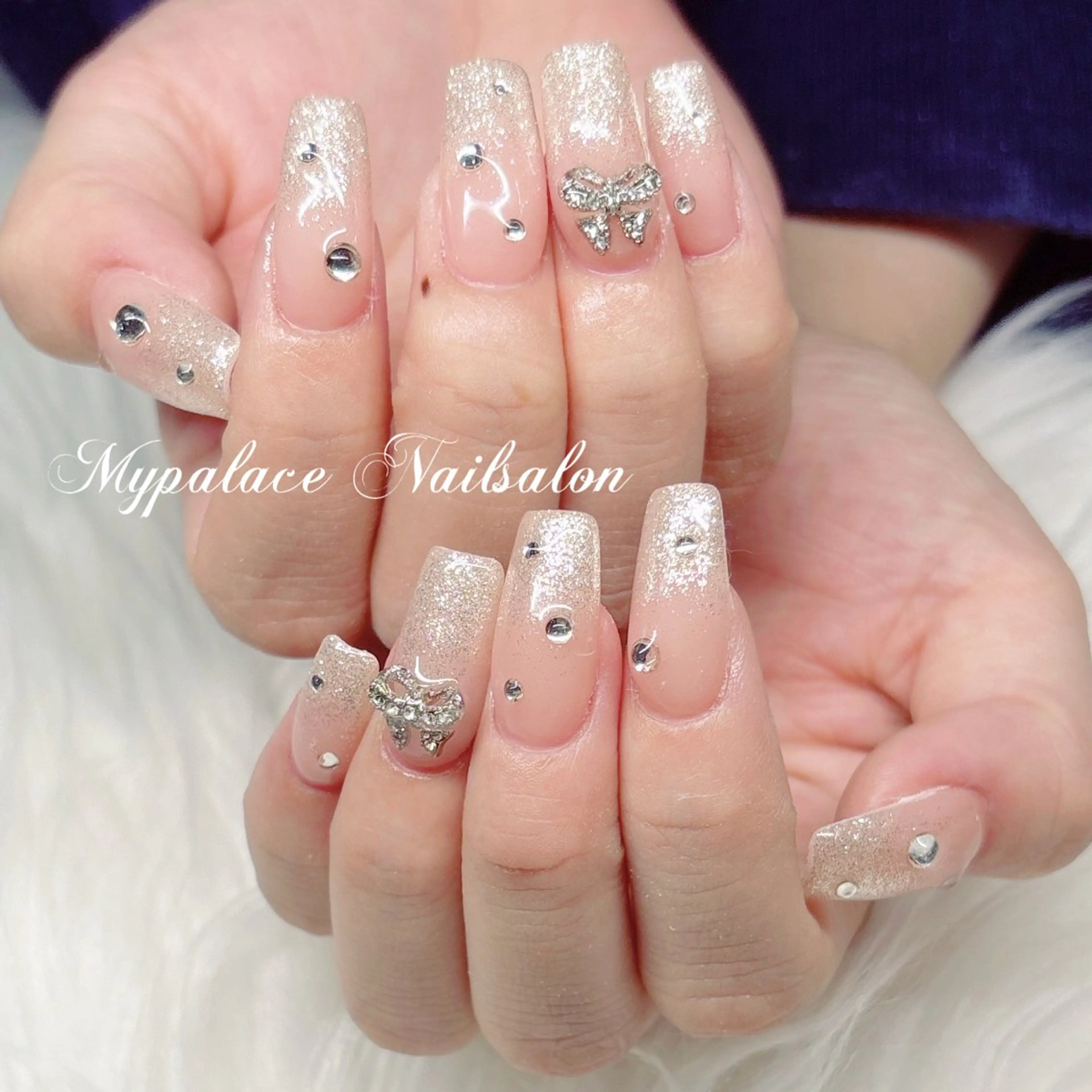 ネイル グラデーション キラキラネイル ラメ(グリッター) ラメグラデーション ピンク ハンドネイル Yuis Nailスカルプ専門のネイルデザイン
