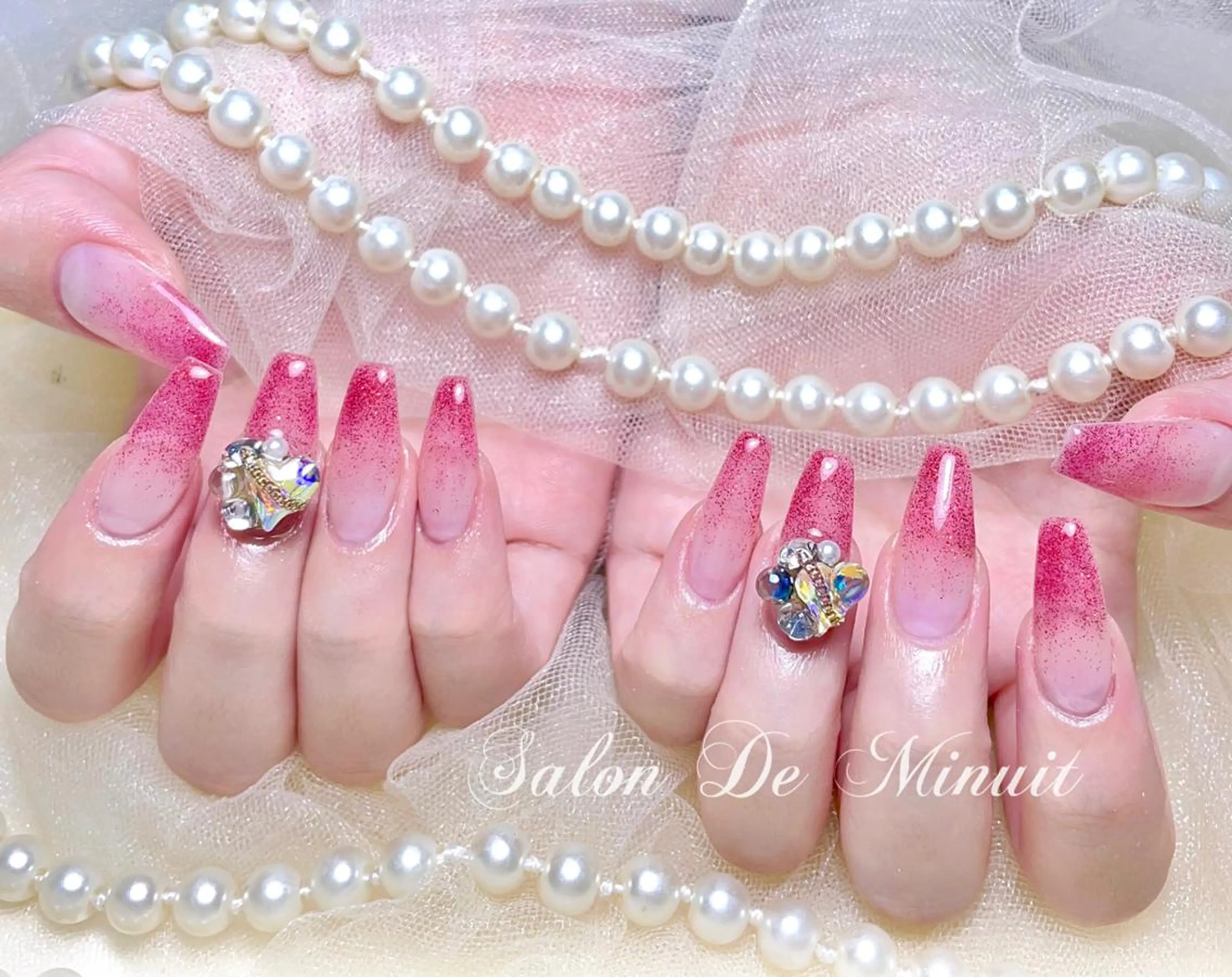 ネイル Salon de Minuit🦩のネイルデザイン
