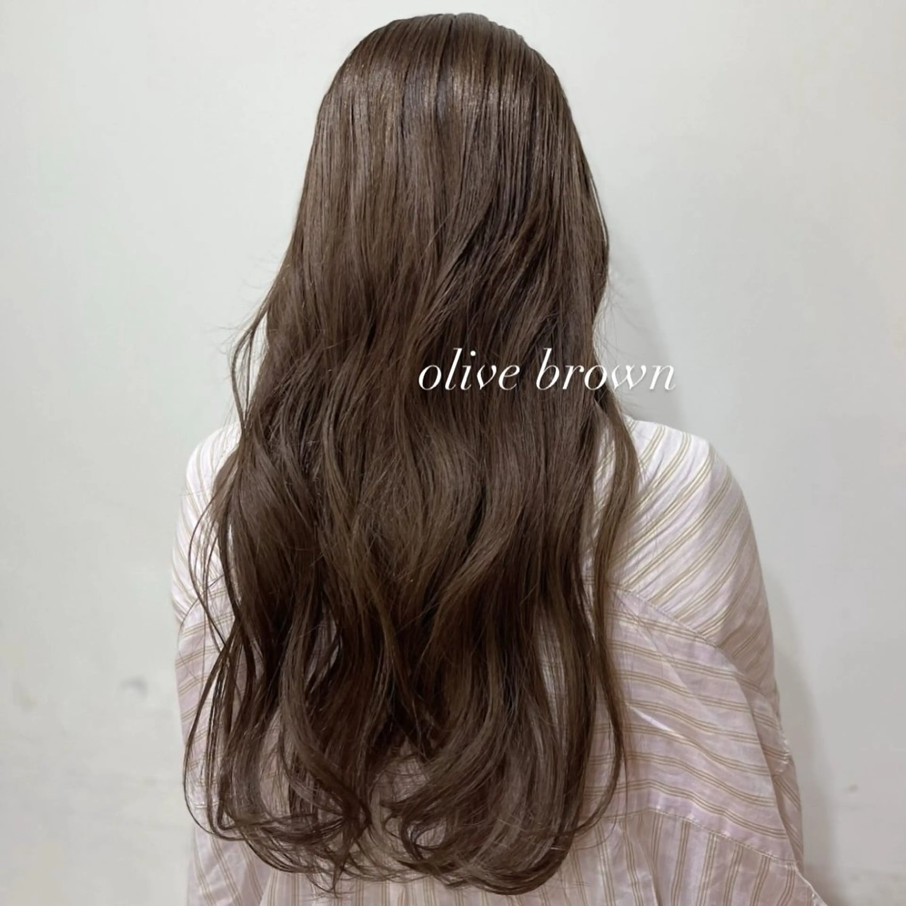 ロング カラー ベージュカラー オリーブベージュ カット ヘアカラー トリートメント 透明感カラー／ 艶感カラー／RAMUのヘアスタイル