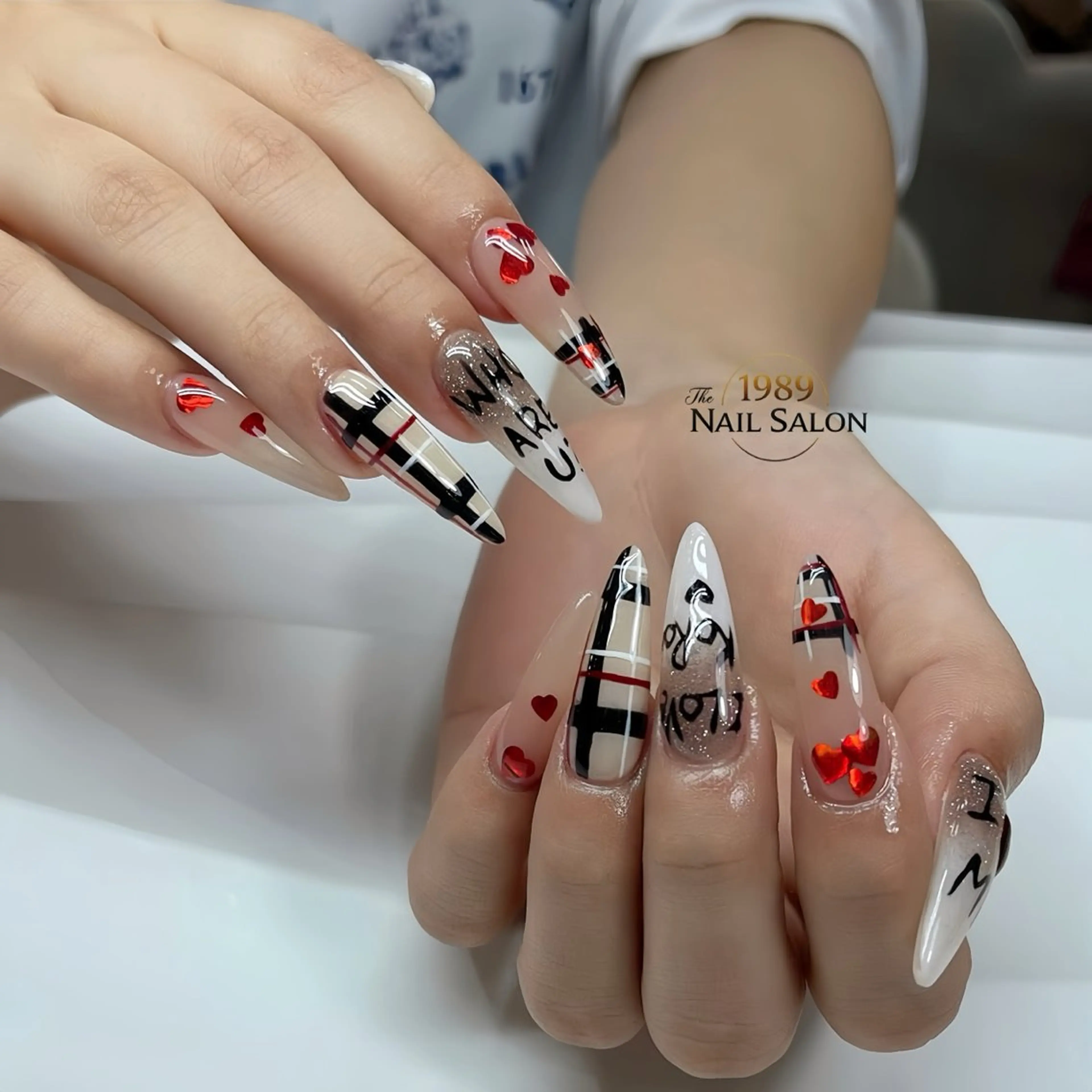 ネイル ハンドネイル The 1989 Nail Salonのネイルデザイン