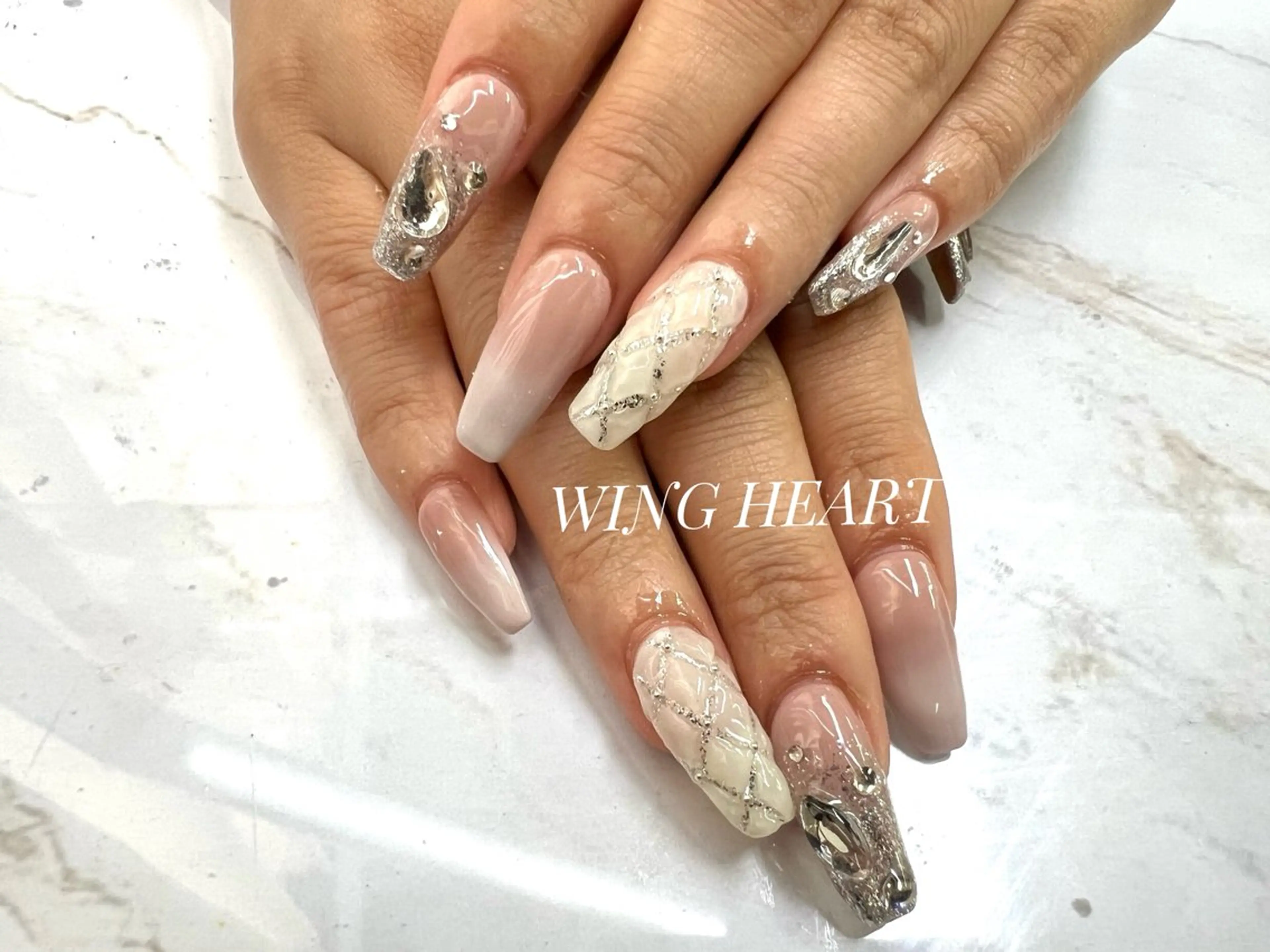 ネイル I. AYUMIのネイルデザイン