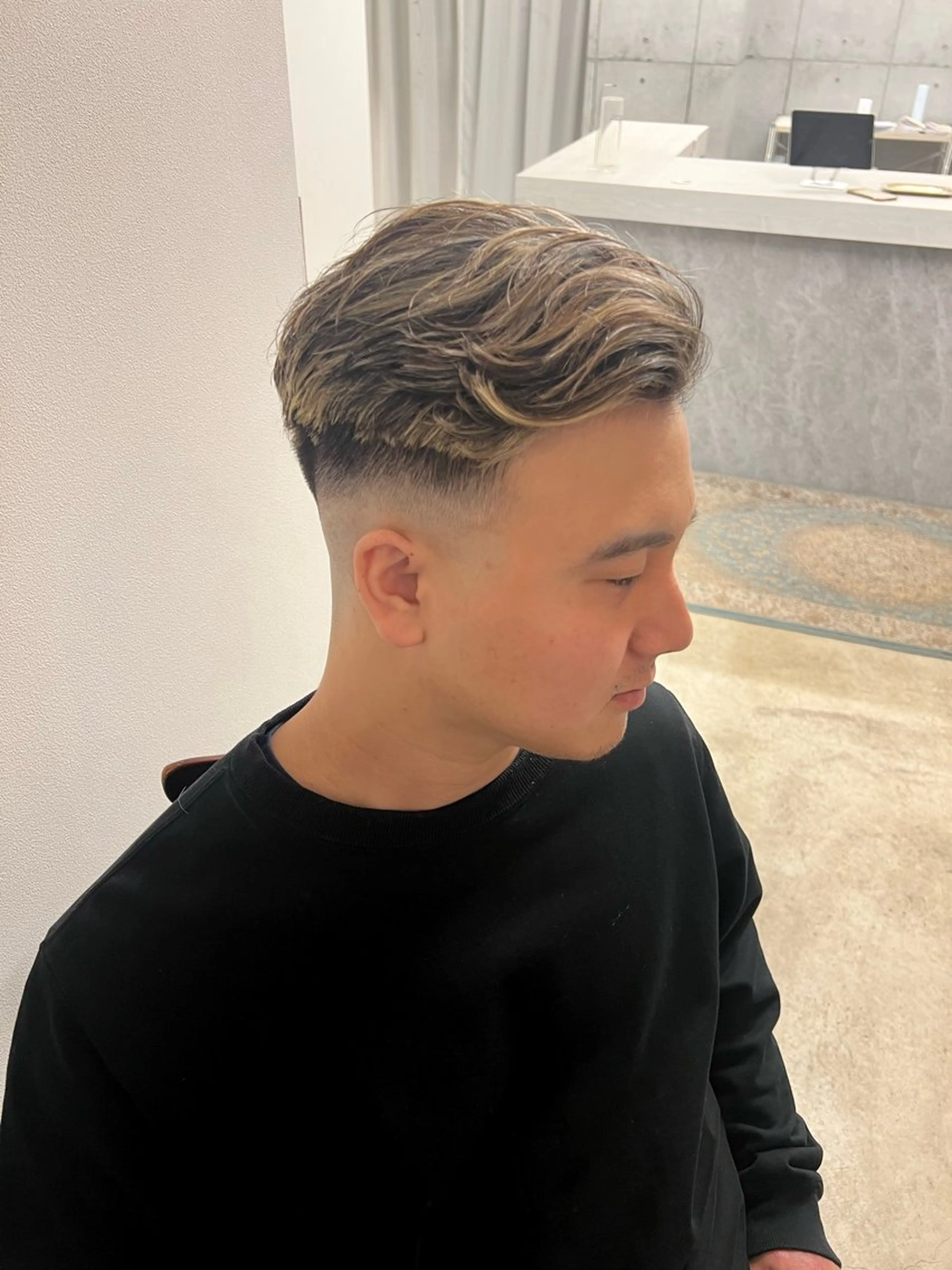 ショート カラー パーマ メンズ メンズメッシュ メンズパーマ メッシュ qualiaクオリア クラモチ　タクミのヘアスタイル