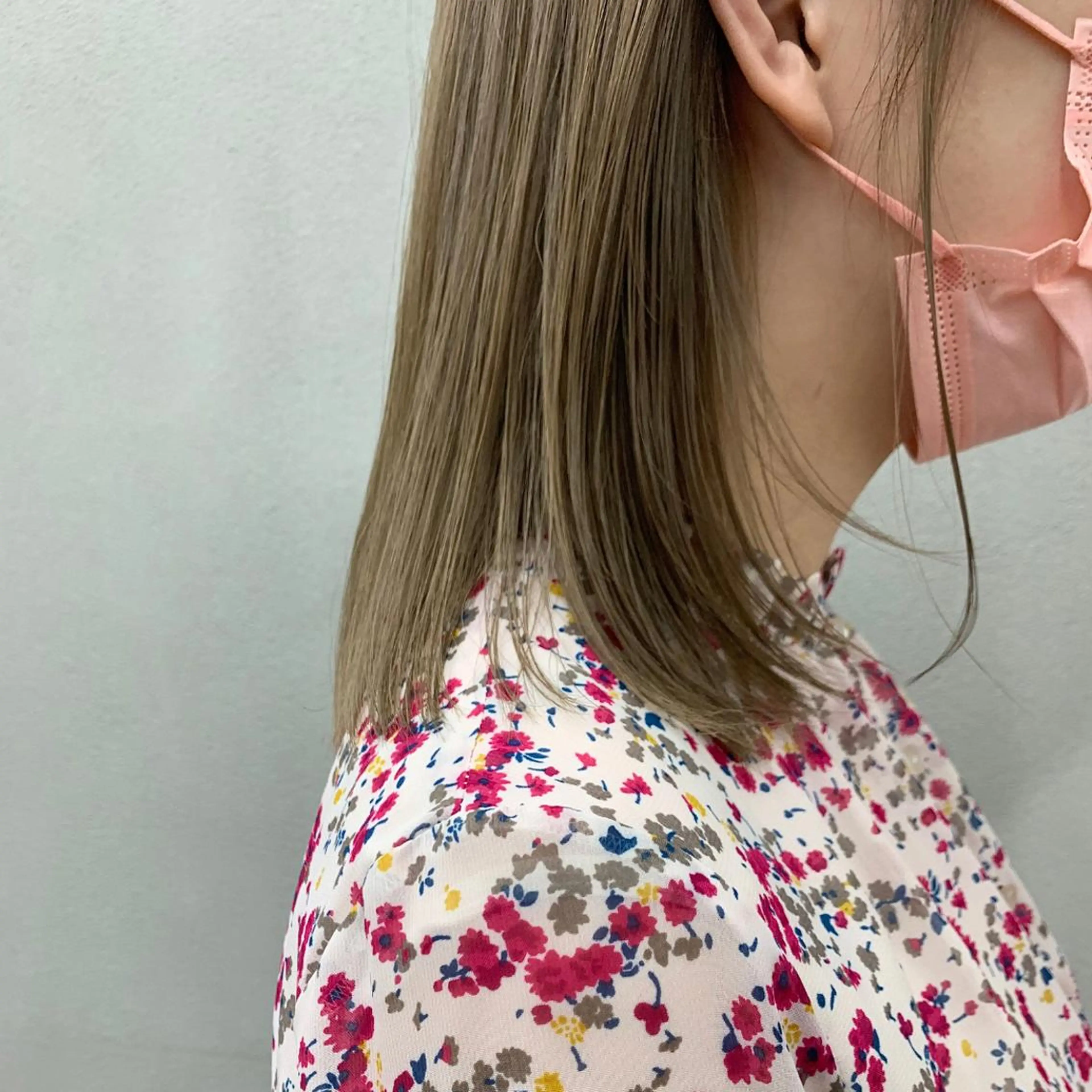 ミディアム カラー ハイトーンカラー カット ヘアカラー トリートメント お顔まわりカット🌱 emo.村松泉綺のヘアスタイル