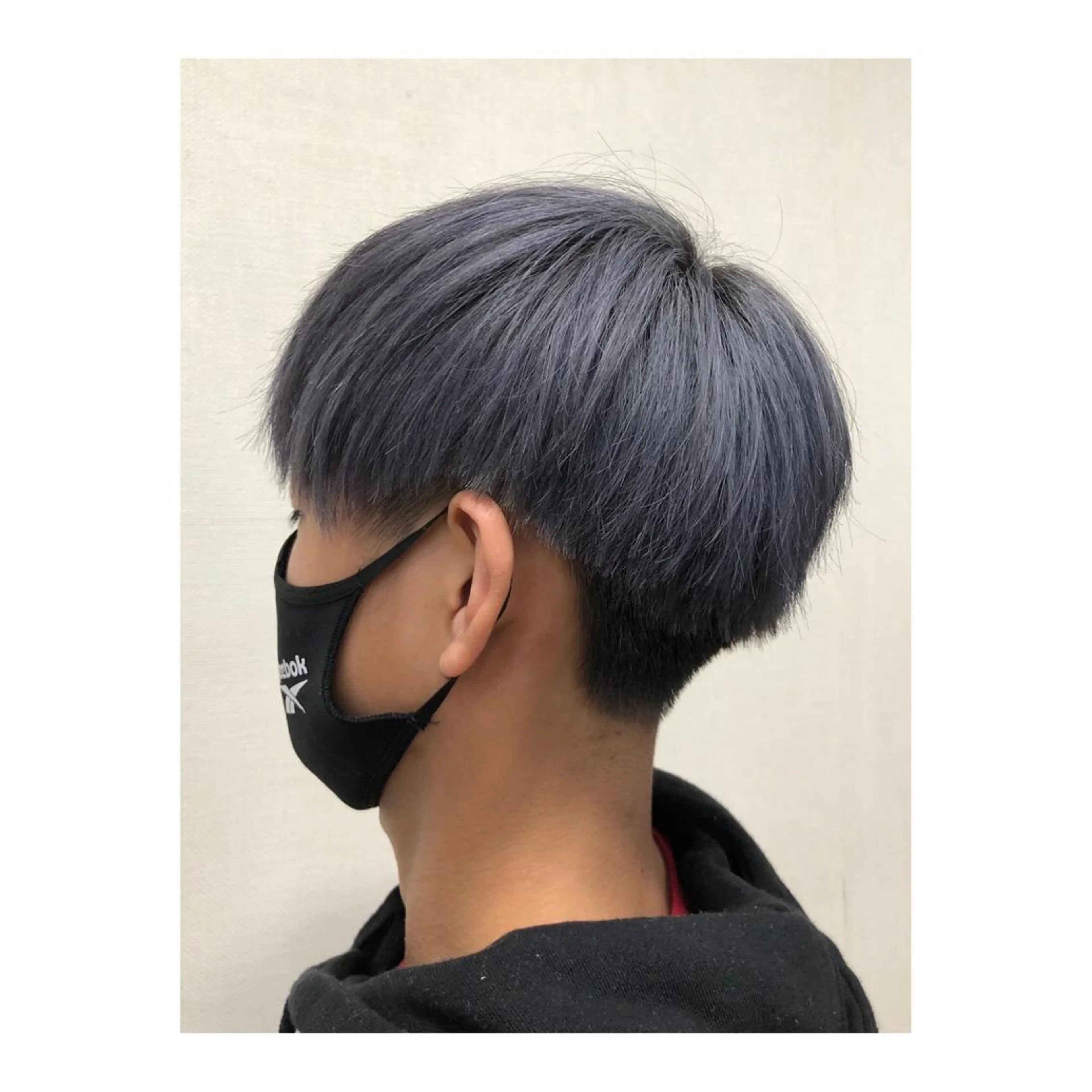 ショート カラー メンズ メンズブリーチ ブリーチ ケアブリーチ シルバー 白髪ぼかし脱白髪染め 大塚綾のヘアスタイル