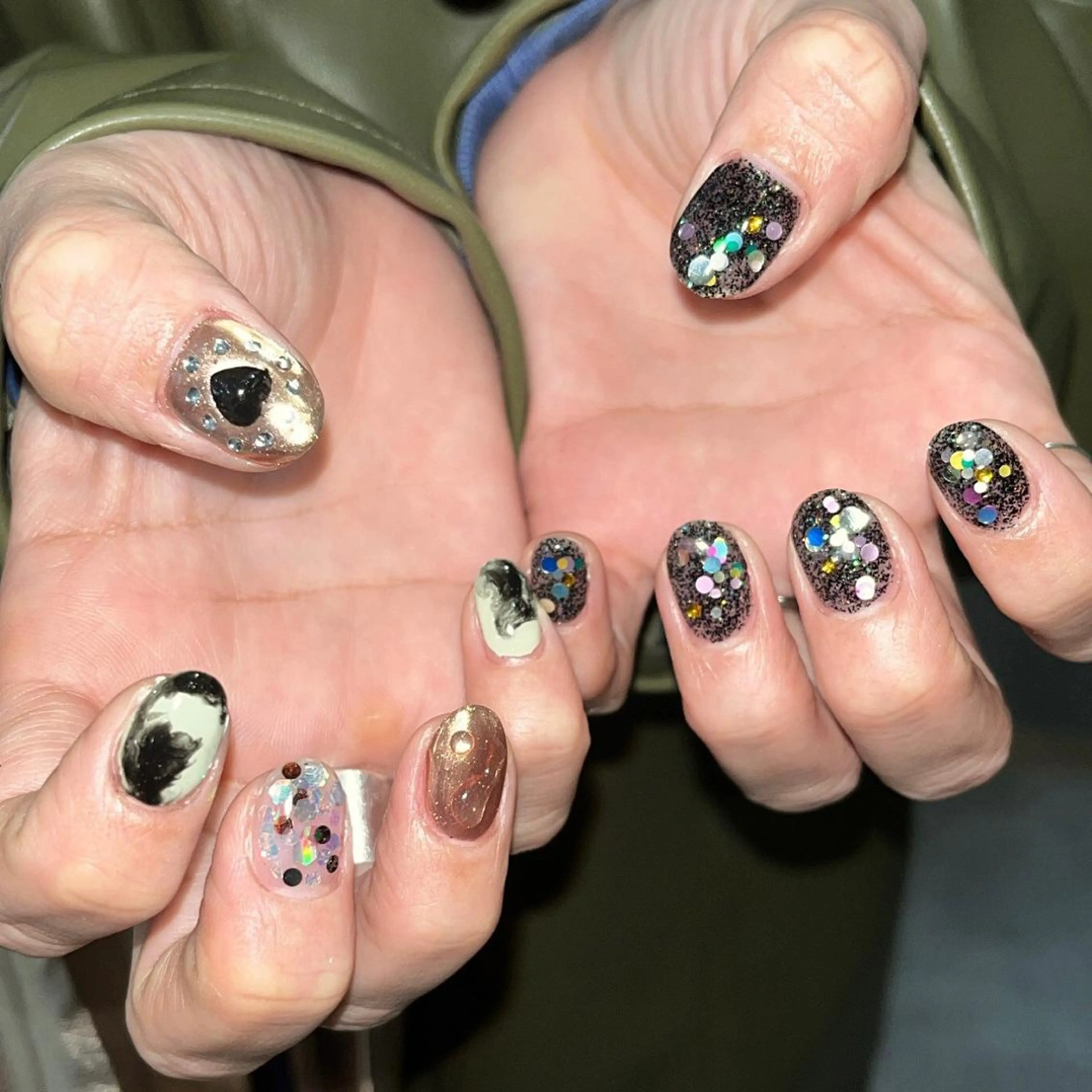 ネイル 🪐富島彩夏 /海外nail🪐のネイルデザイン