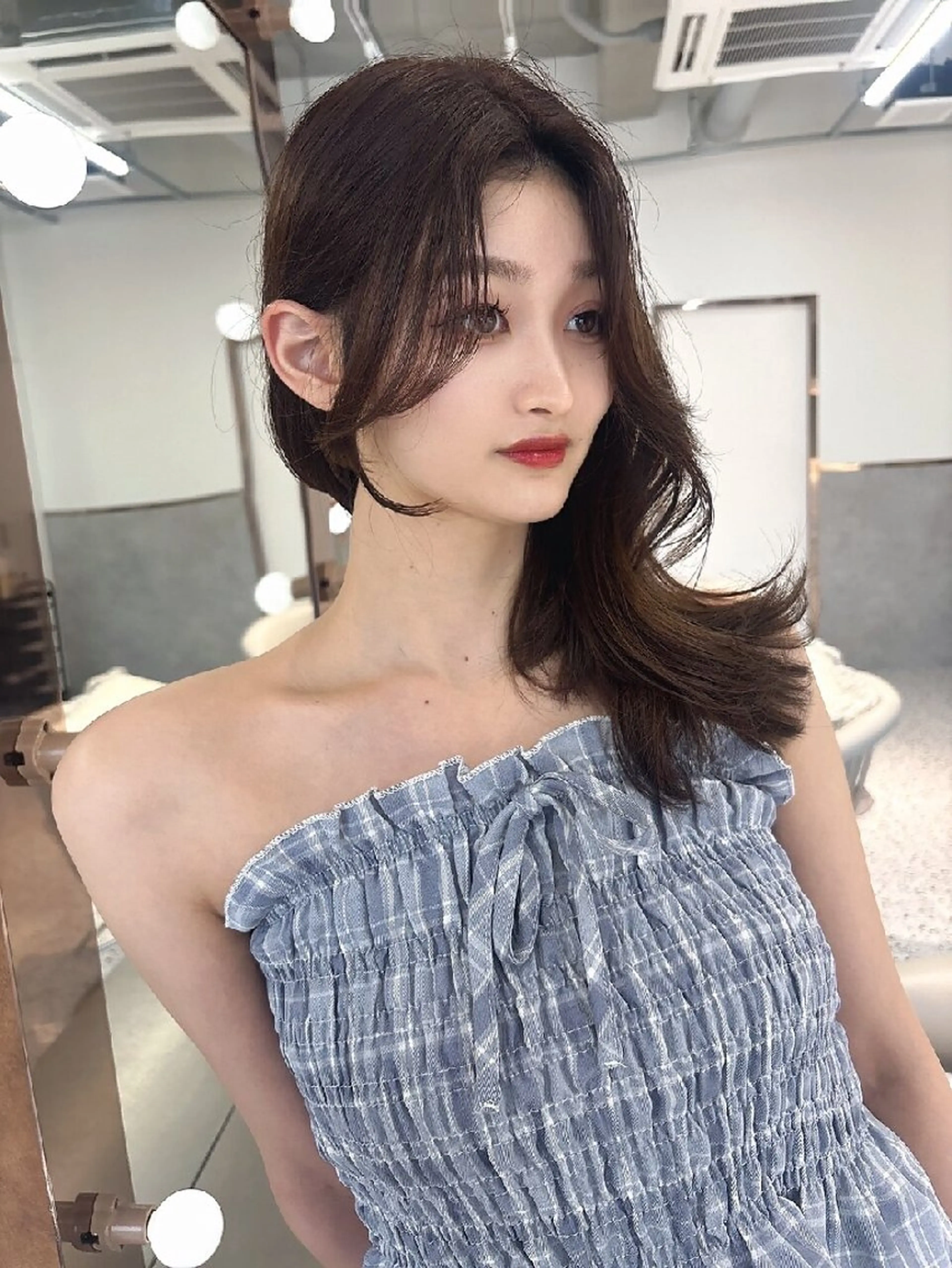 カラー セミロング カット ヘアカラー トリートメント Lond Roleのヘアスタイル