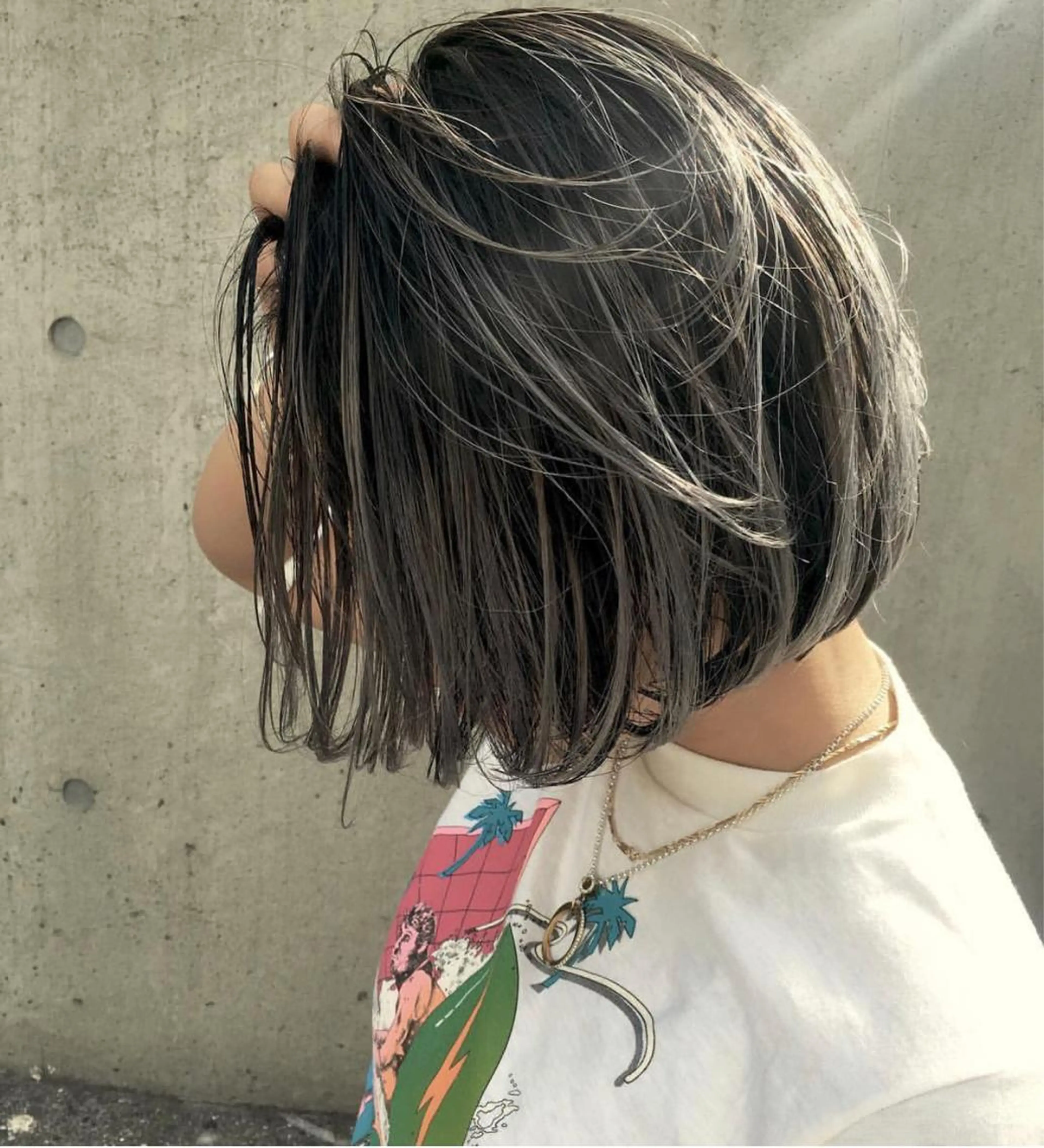 ショート カラー ヘアアレンジ 切りっぱなしボブ アッシュ アッシュグレー ダークアッシュ ハイライトカラー カット ヘアカラー トリートメント ブリーチ＆カラーが 得意☀️望月宣雄☀️のヘアスタイル