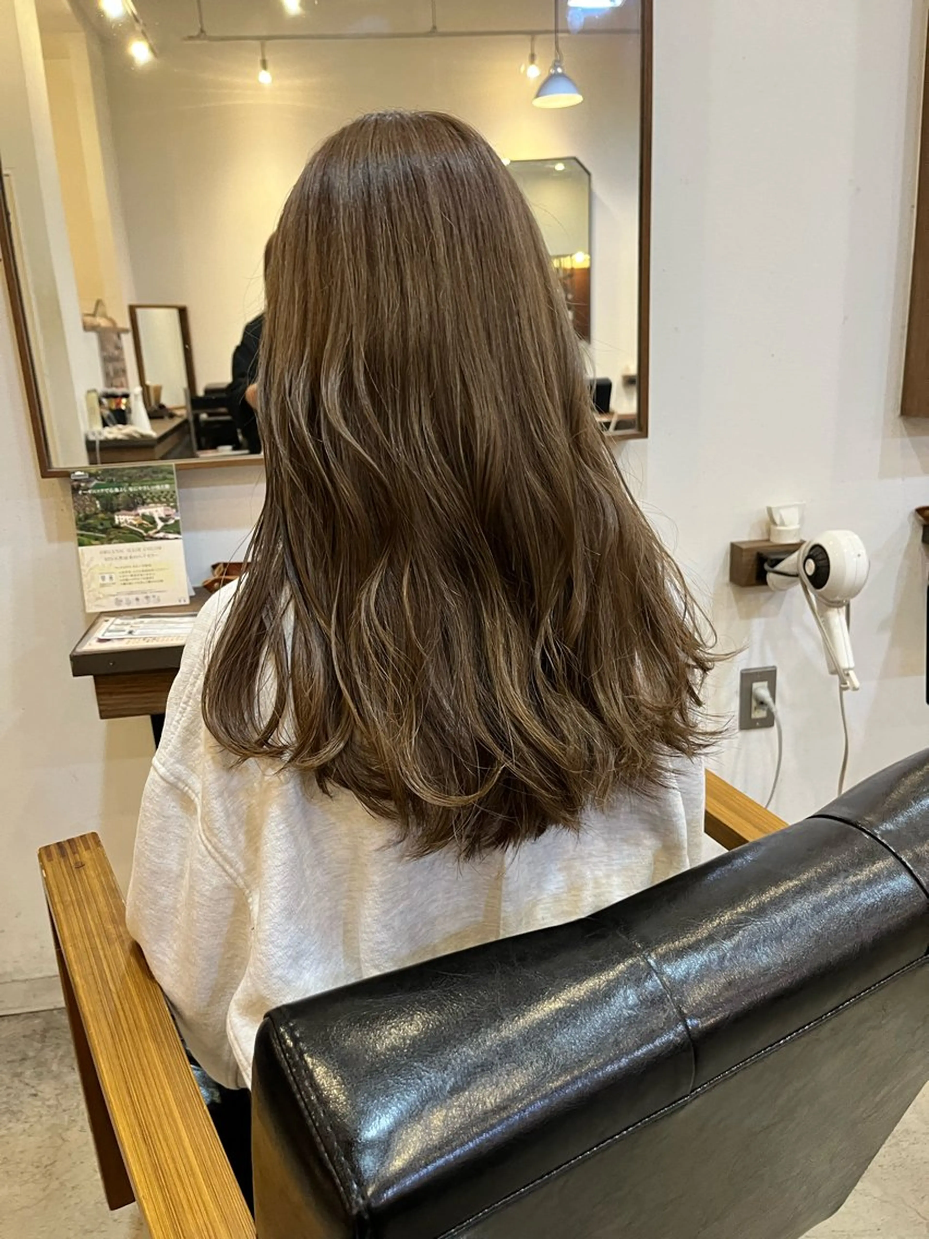 ロング ヘアカラー 小堀 いぶきのヘアスタイル