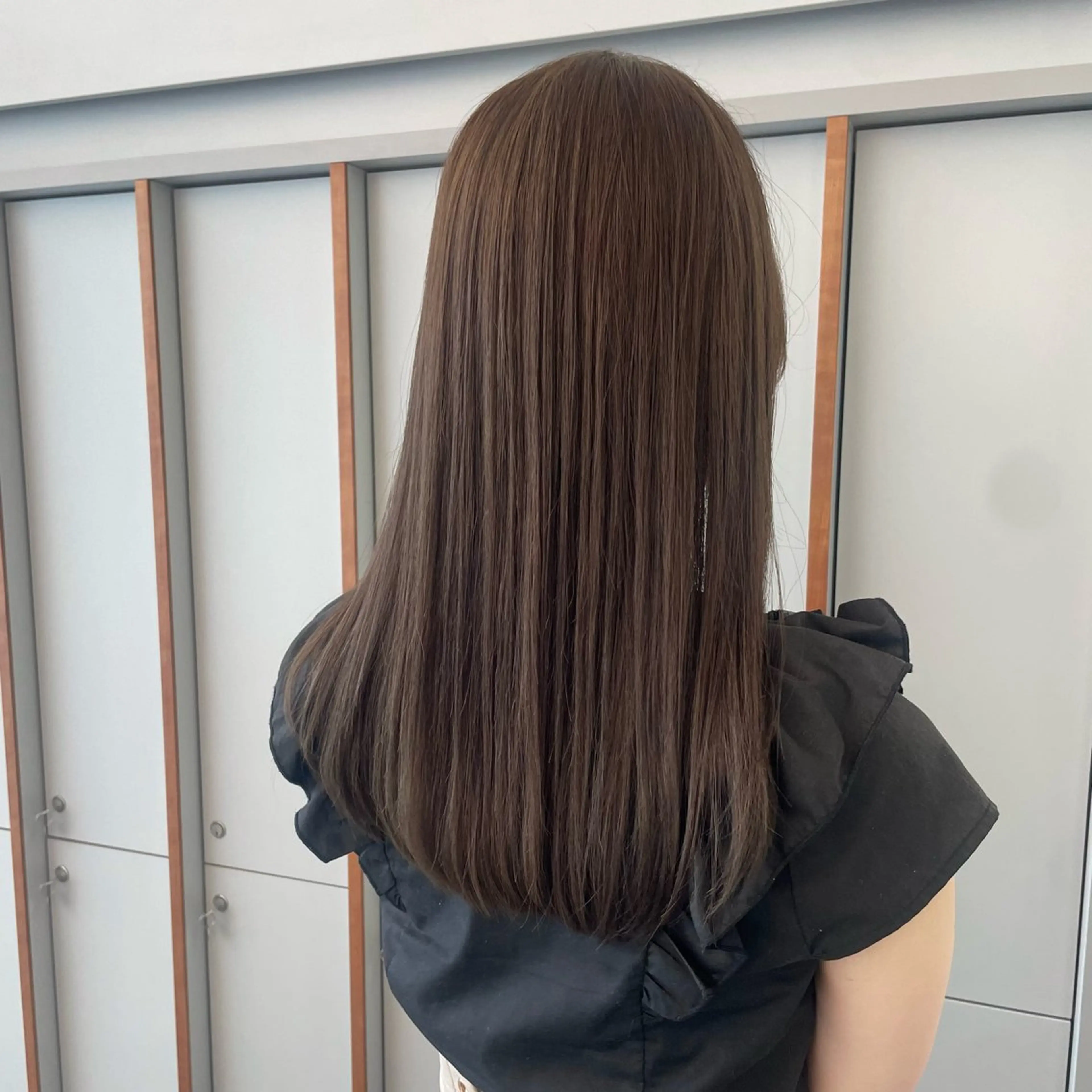 ロング カラー ベージュカラー ブリーチ 透明感カラー ダブルカラー オリーブベージュ トリートメント ブリーチ/レイヤー 🌻Mutsumiのヘアスタイル