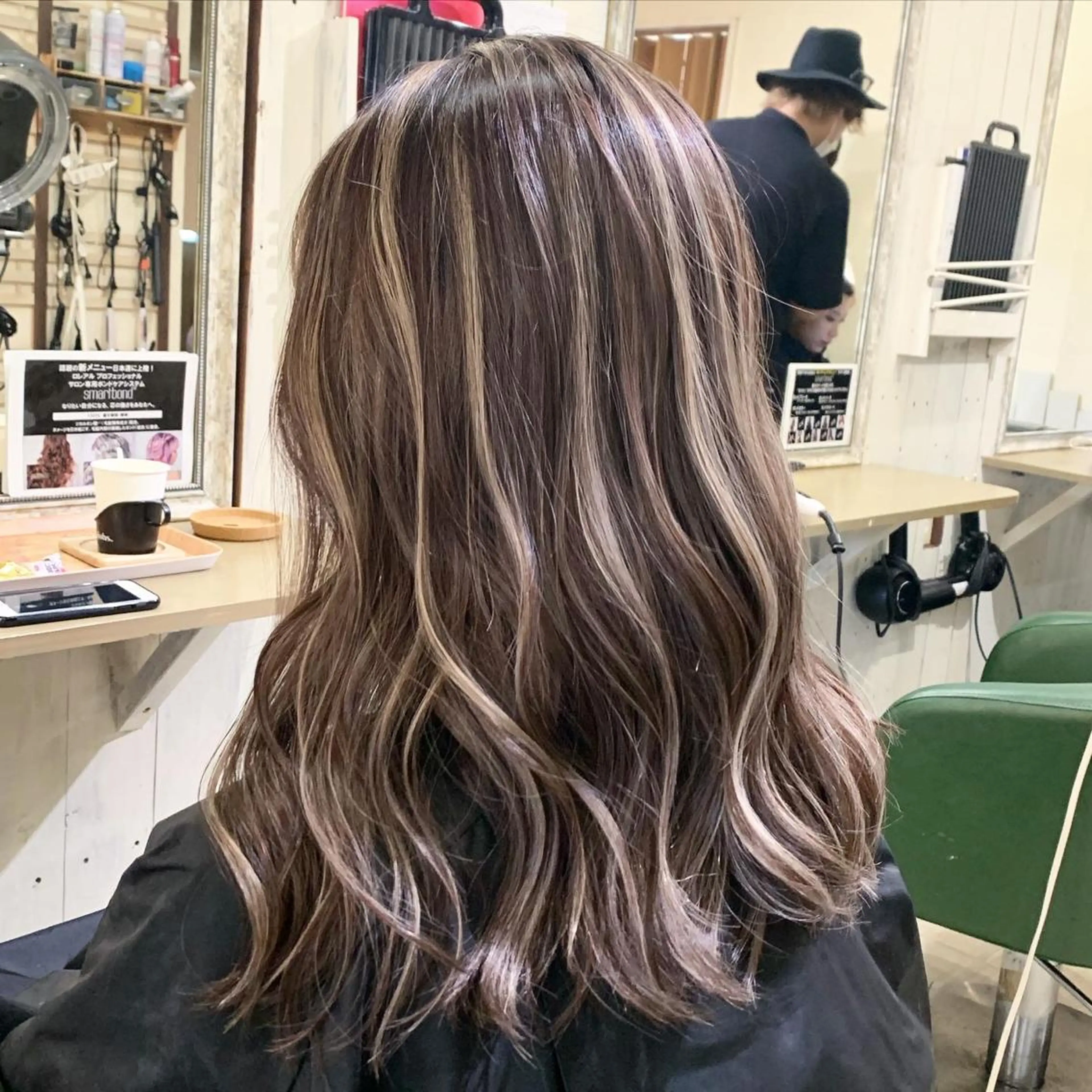 セミロング カット ヘアカラー 高山 滉太のヘアスタイル