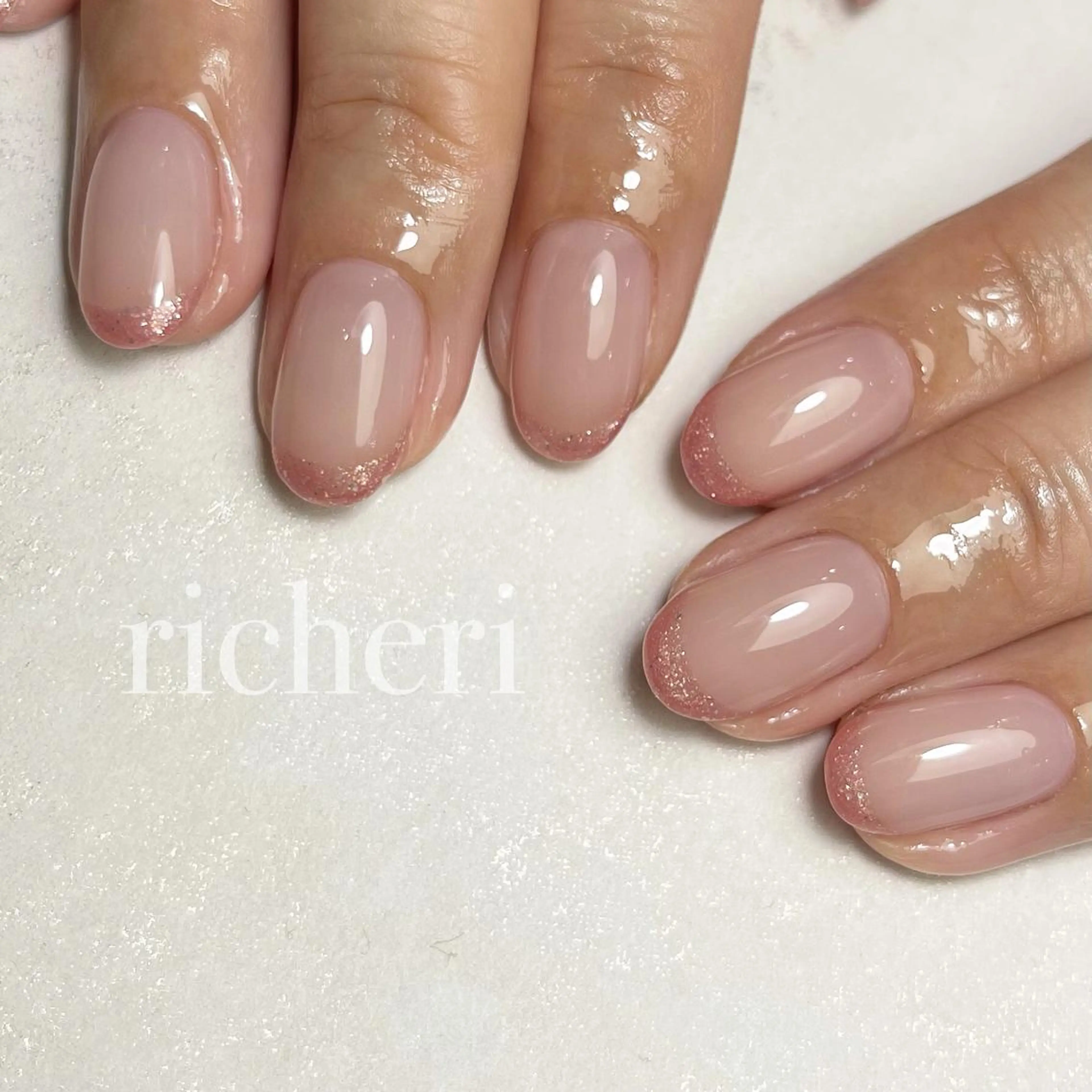 ミディアム ネイル 韓国風ヘア アートネイル フラッシュネイル フレンチネイル ジェルネイル ハンドネイル richeri beautyのエステ・リラクイメージ